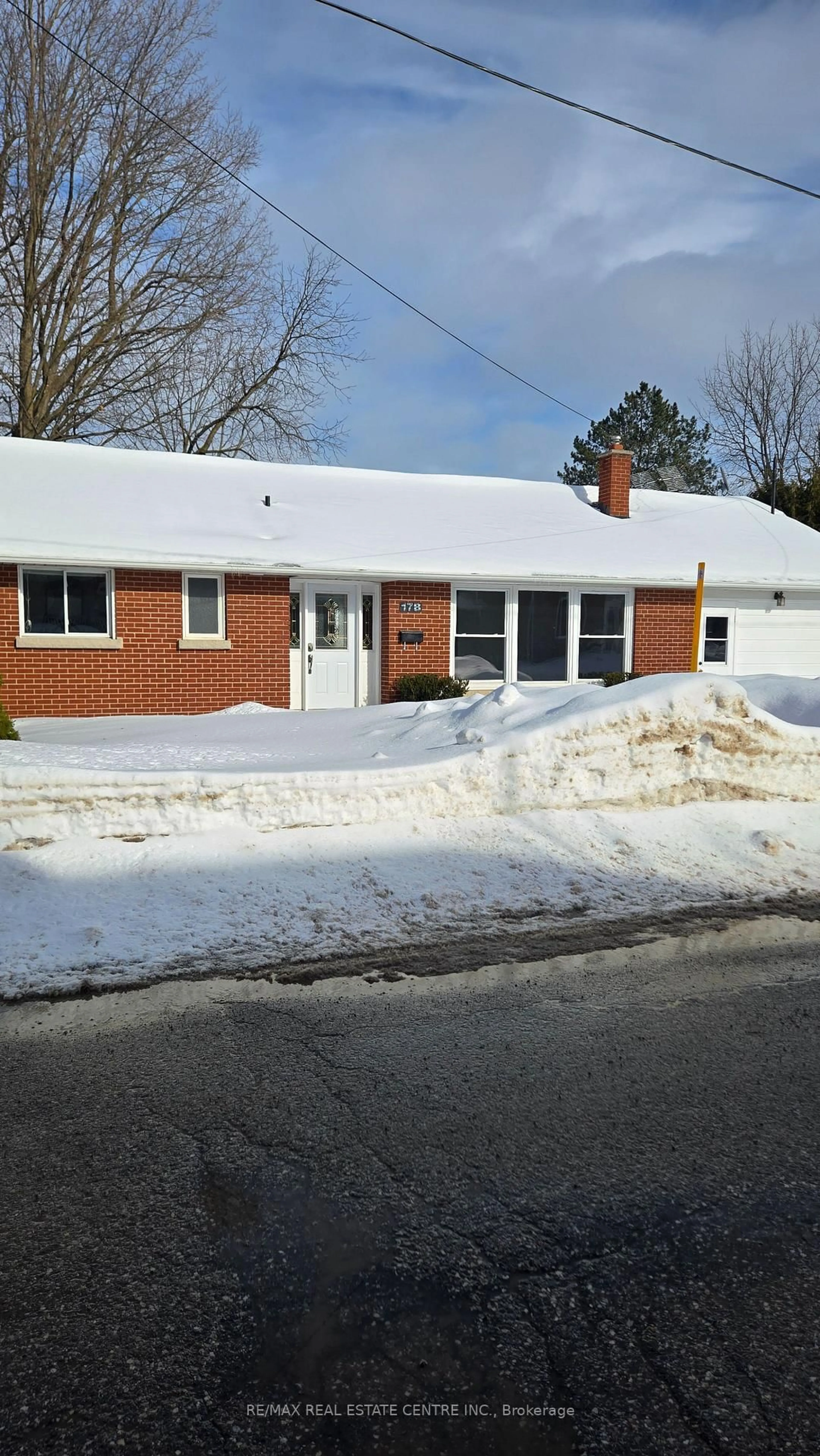 Home with brick exterior material, street for 17B Amanda St, Orangeville Ontario L9W 2J9