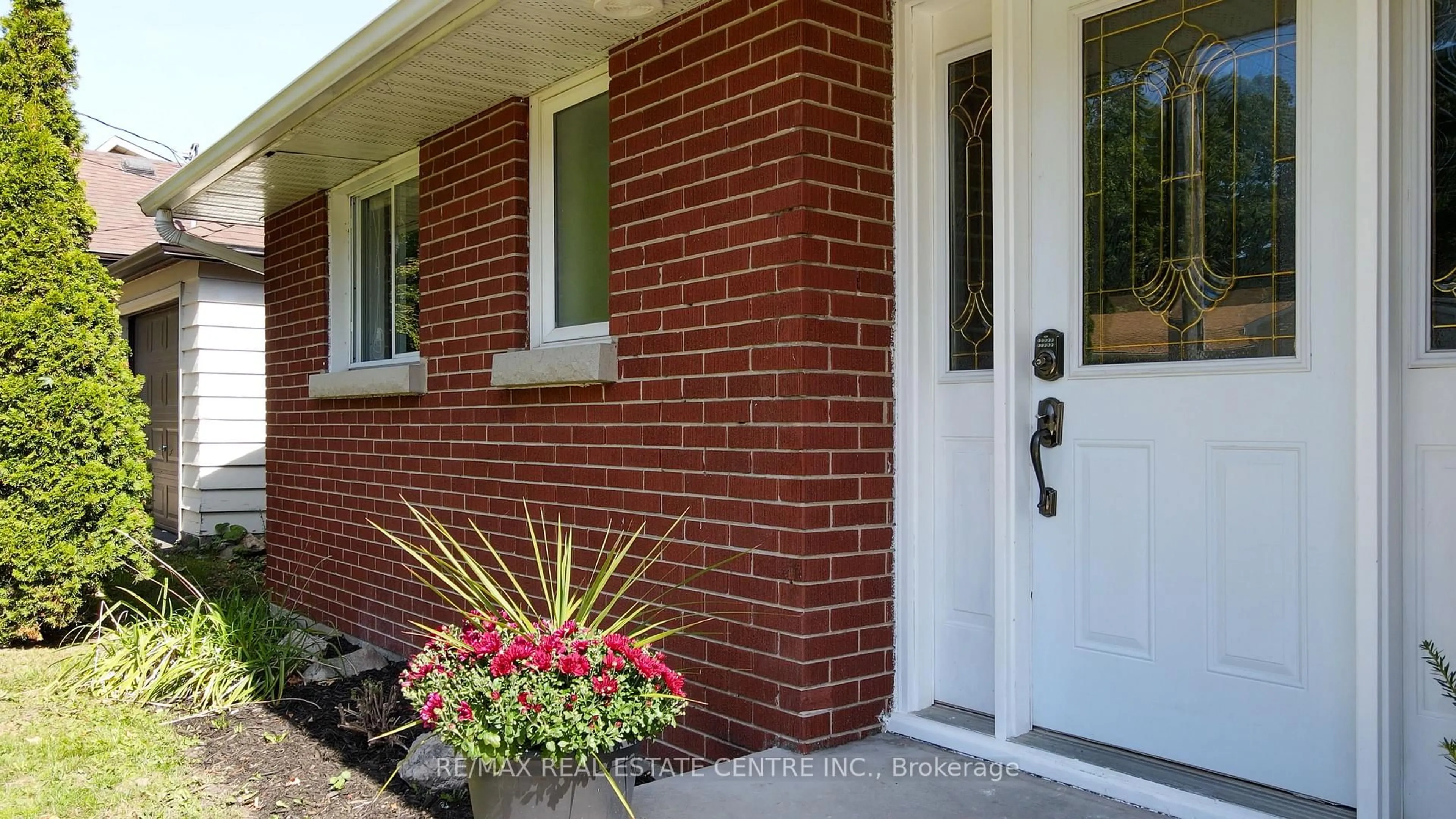 Home with brick exterior material, street for 17B Amanda St, Orangeville Ontario L9W 2J9