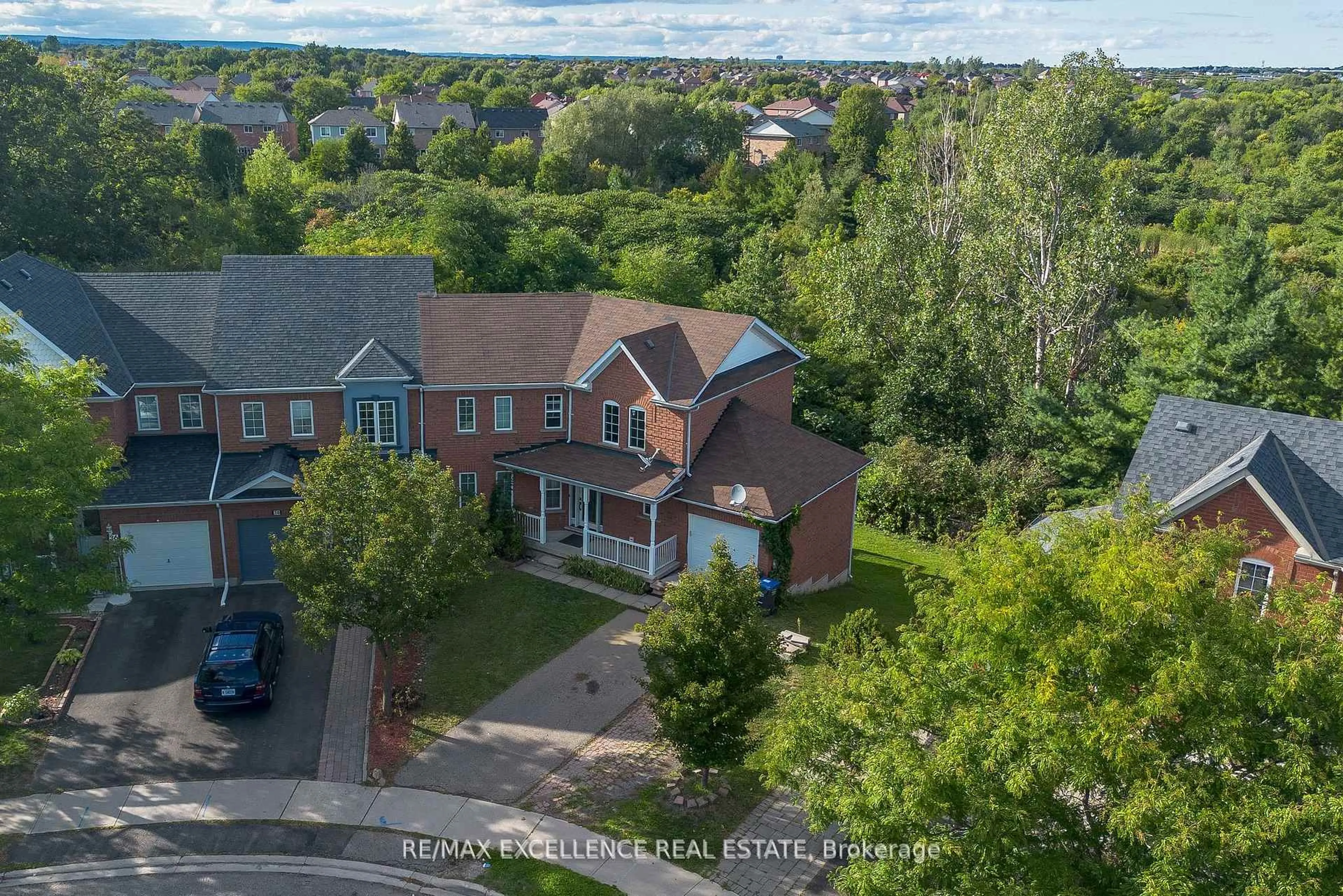 A pic from outside/outdoor area/front of a property/back of a property/a pic from drone, street for 40 Monaco Crt, Brampton Ontario L7A 1X4