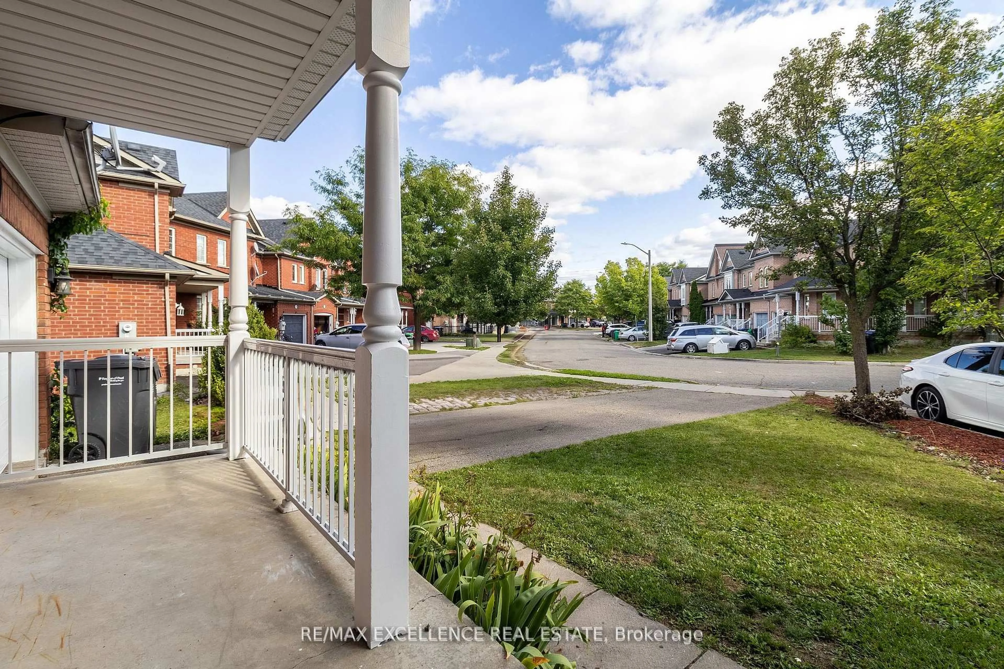 Patio, street for 40 Monaco Crt, Brampton Ontario L7A 1X4