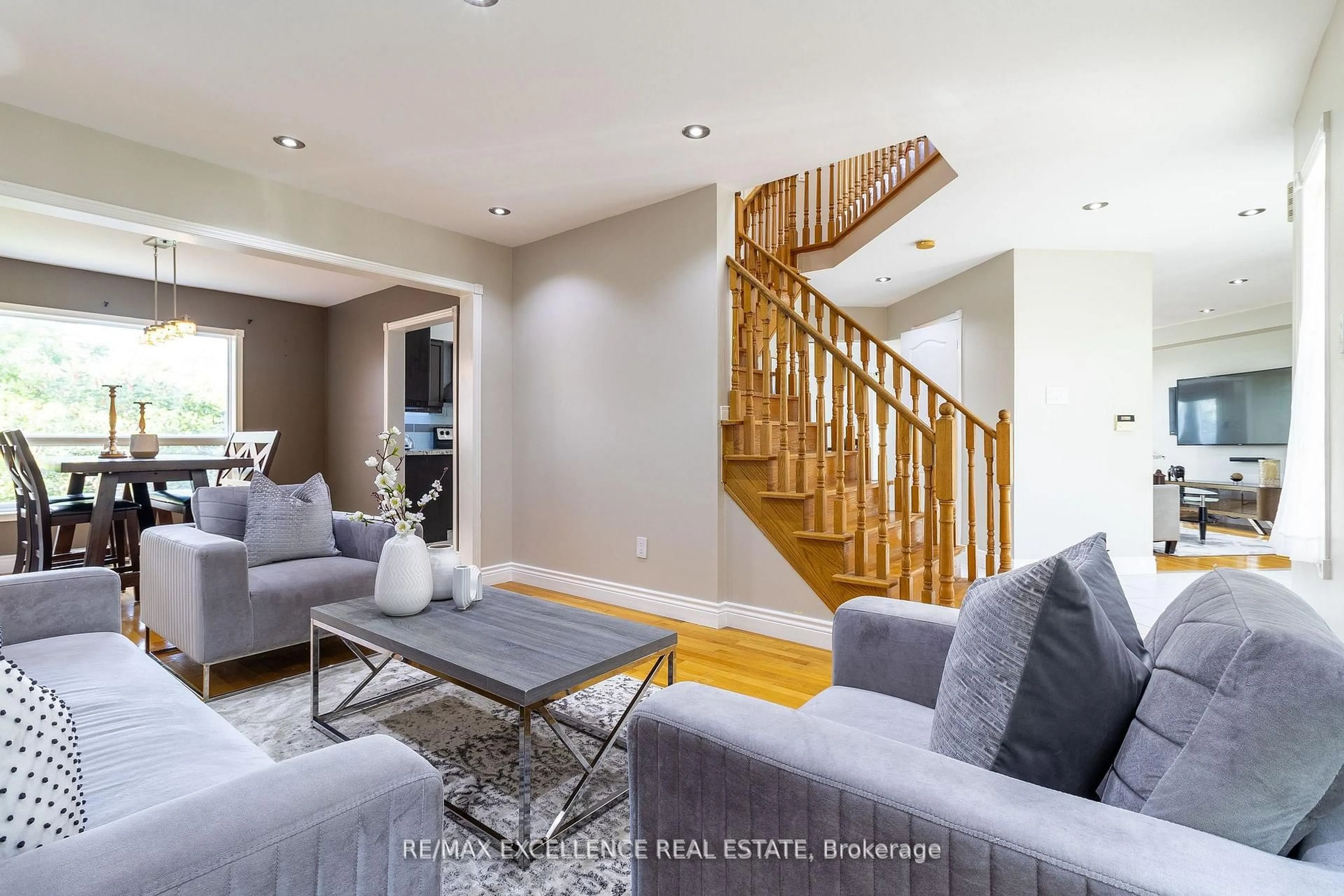 Living room with furniture, unknown for 40 Monaco Crt, Brampton Ontario L7A 1X4