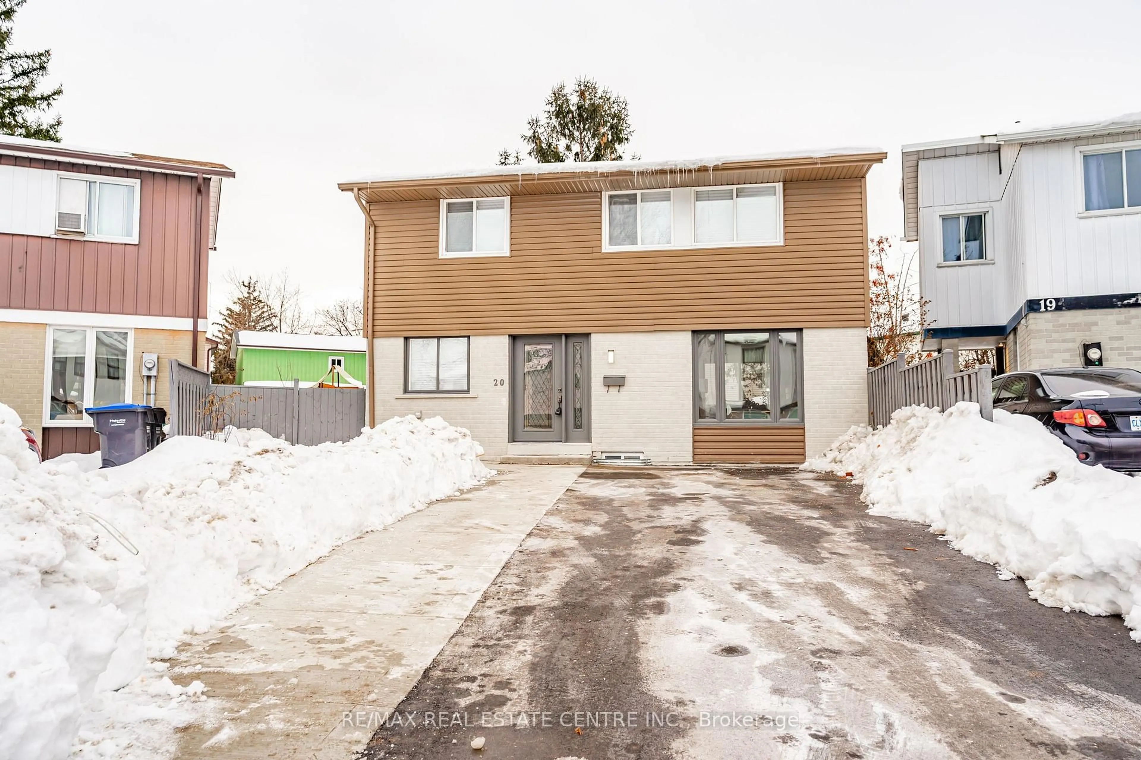 Home with brick exterior material, street for 20 Hayden Crt, Brampton Ontario L6S 1Y3