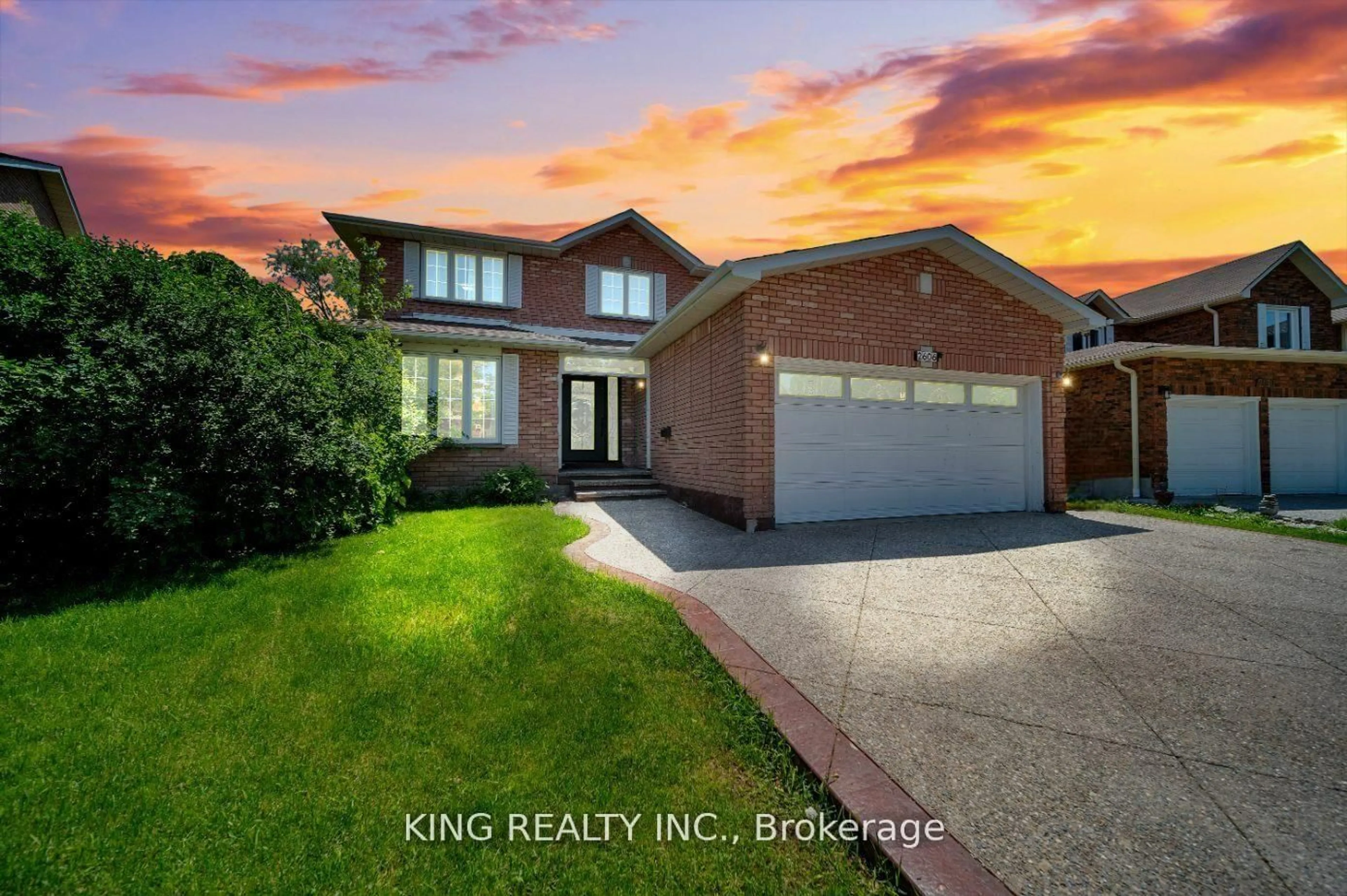 Home with brick exterior material, water/lake/river/ocean view for 2606 Ambercroft Tr, Mississauga Ontario L5M 4K3
