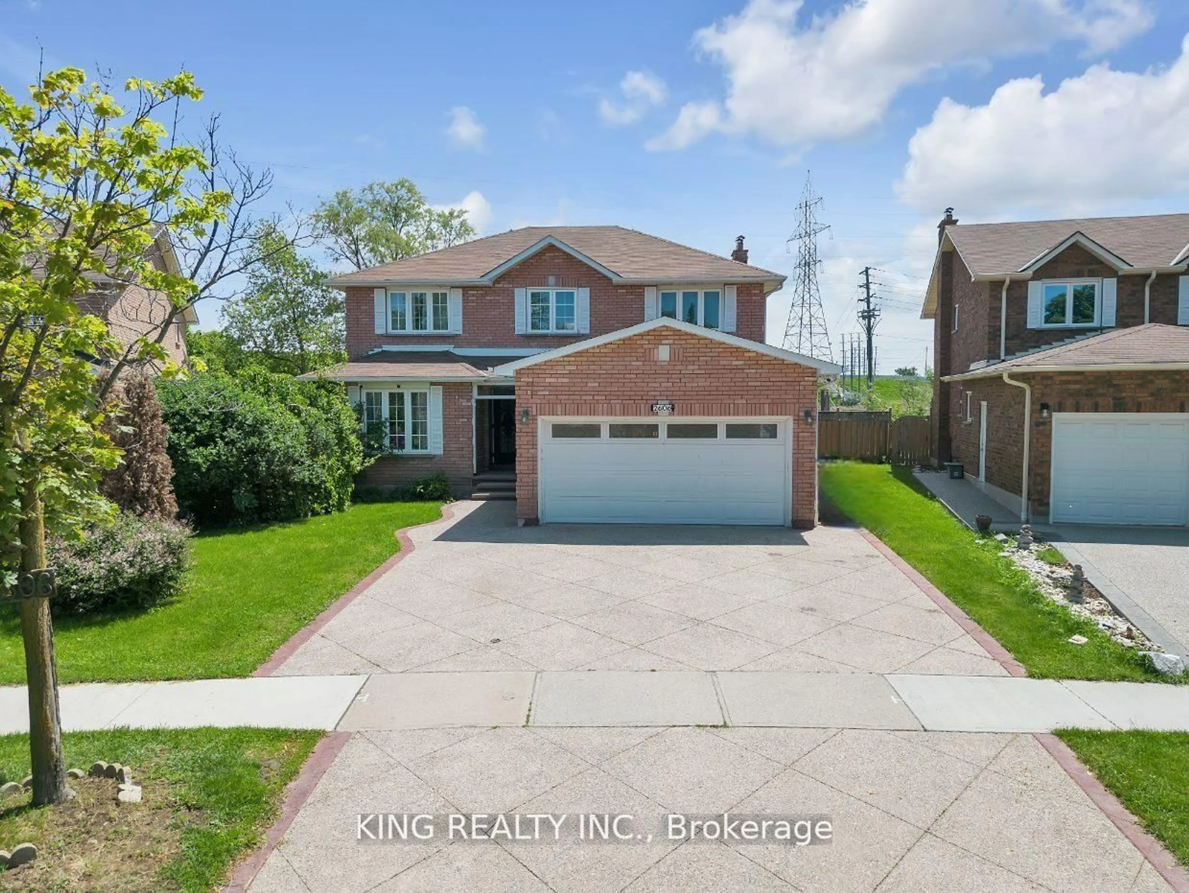 A pic from outside/outdoor area/front of a property/back of a property/a pic from drone, street for 2606 Ambercroft Tr, Mississauga Ontario L5M 4K3