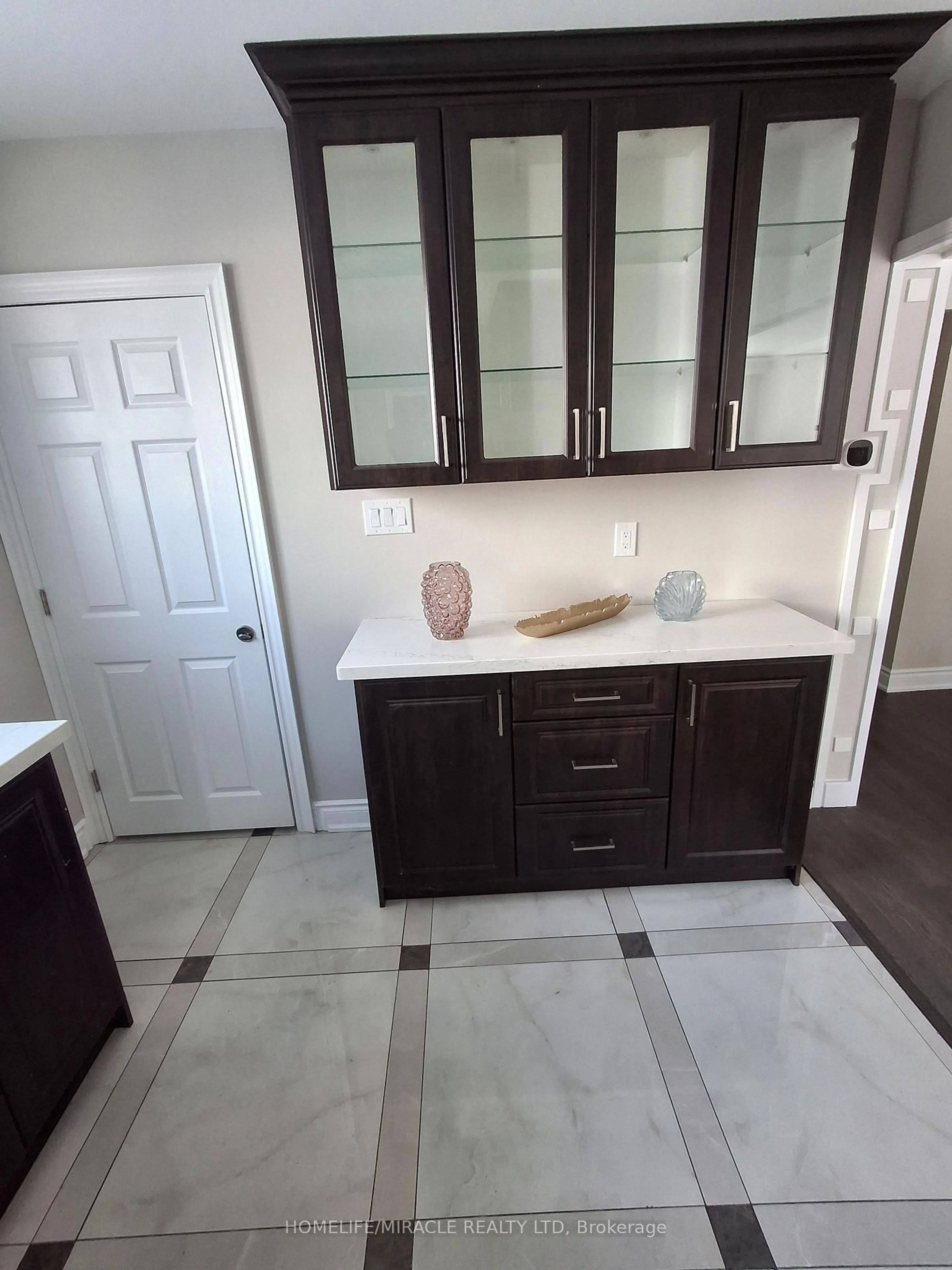 Contemporary bathroom, ceramic/tile floor for 22 Graymar Rd, Brampton Ontario L6S 1Z8