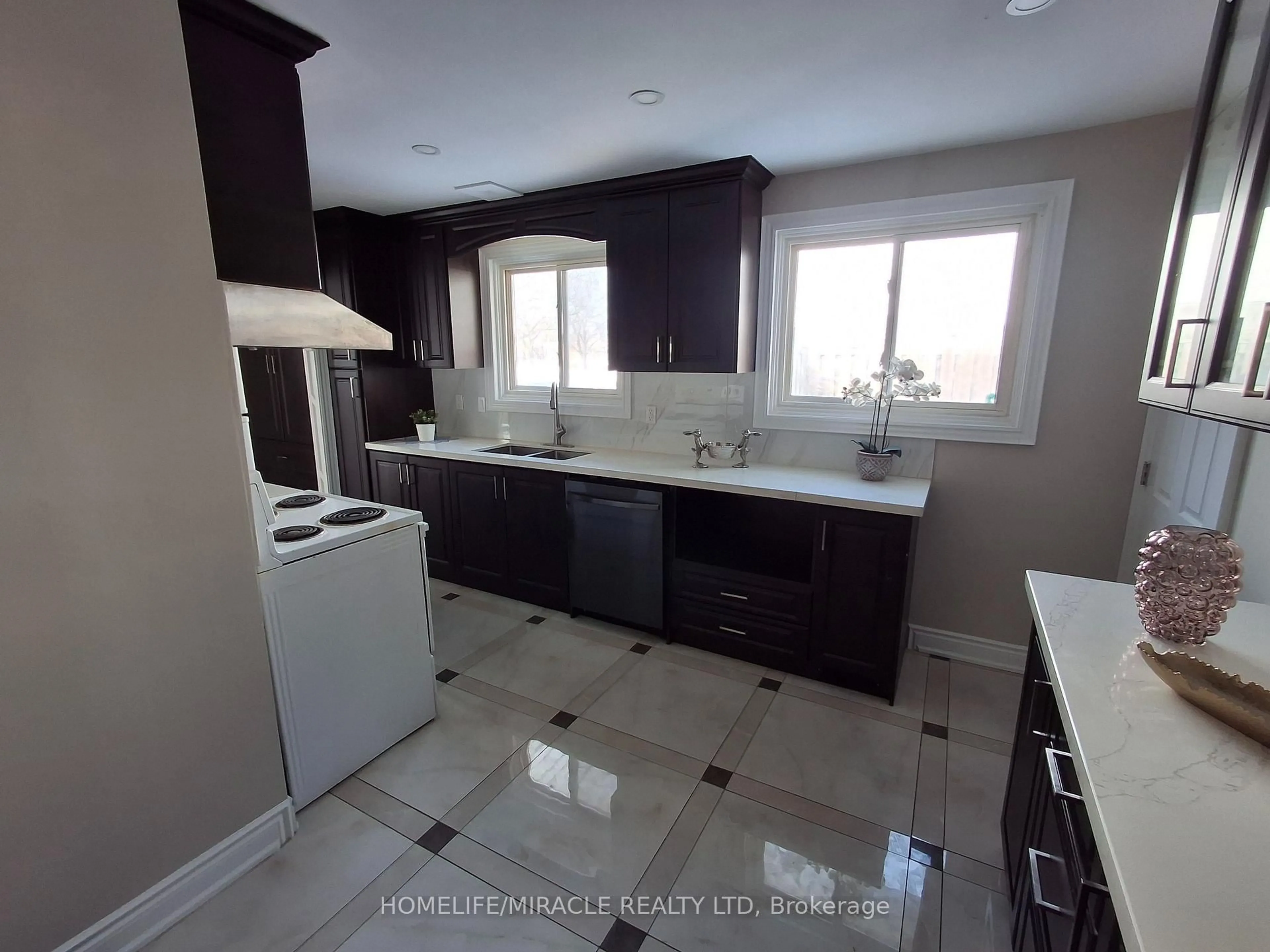 Unknown for 22 Graymar Rd, Brampton Ontario L6S 1Z8