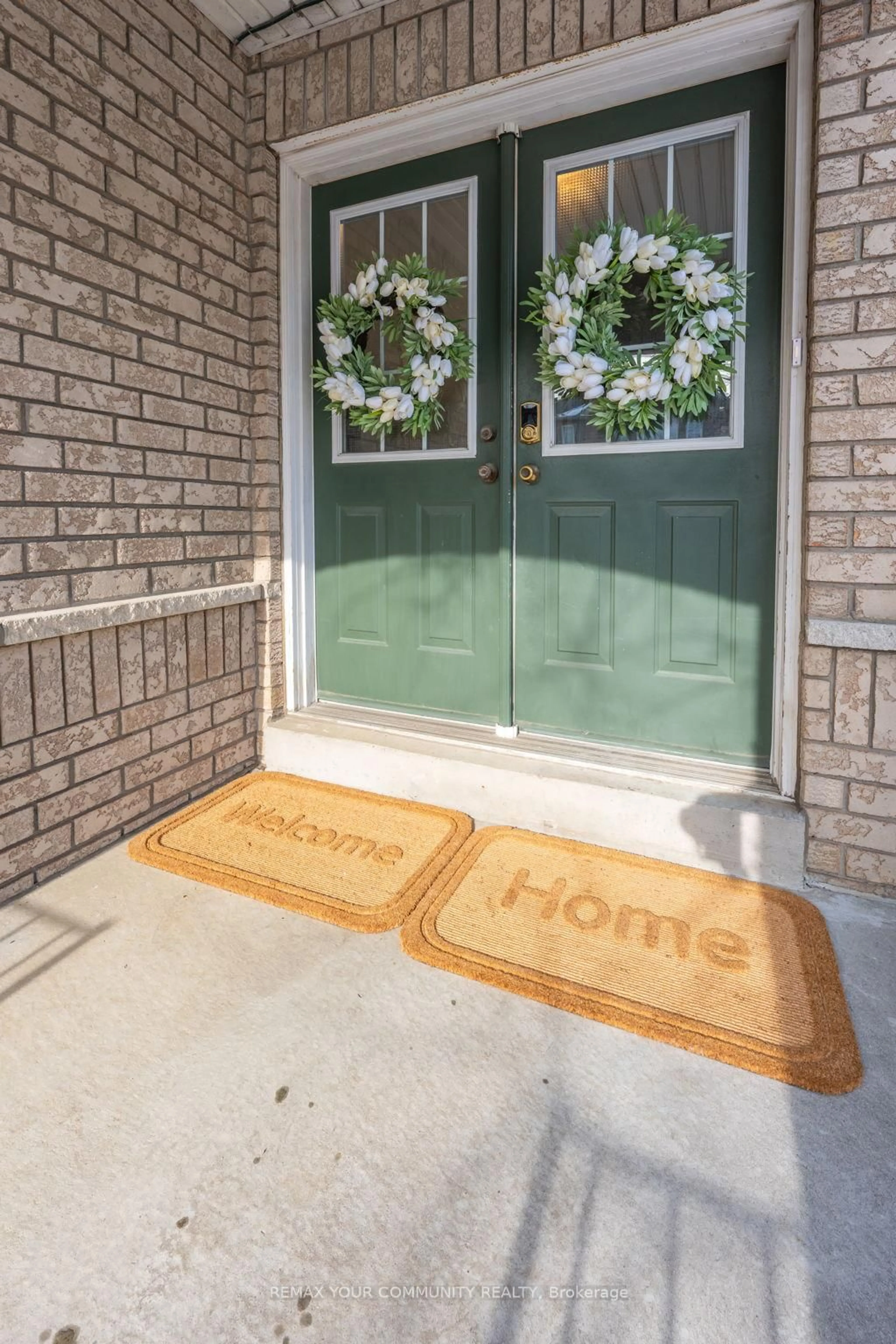 Indoor entryway for 7115 Rexwood Rd #32, Mississauga Ontario L4T 4L3