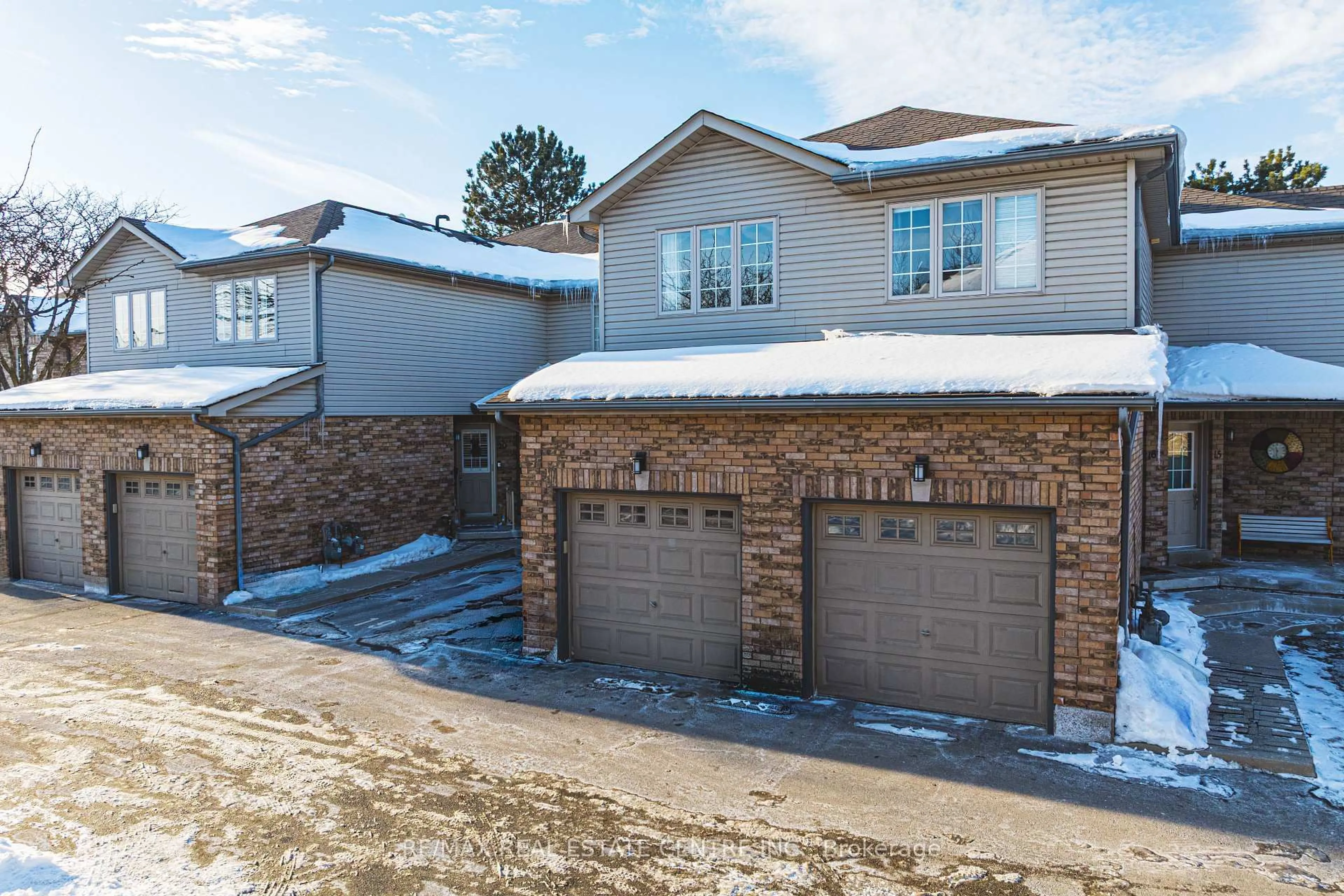 Home with brick exterior material, street for 705 Cumberland Ave #18, Burlington Ontario L7N 3W4