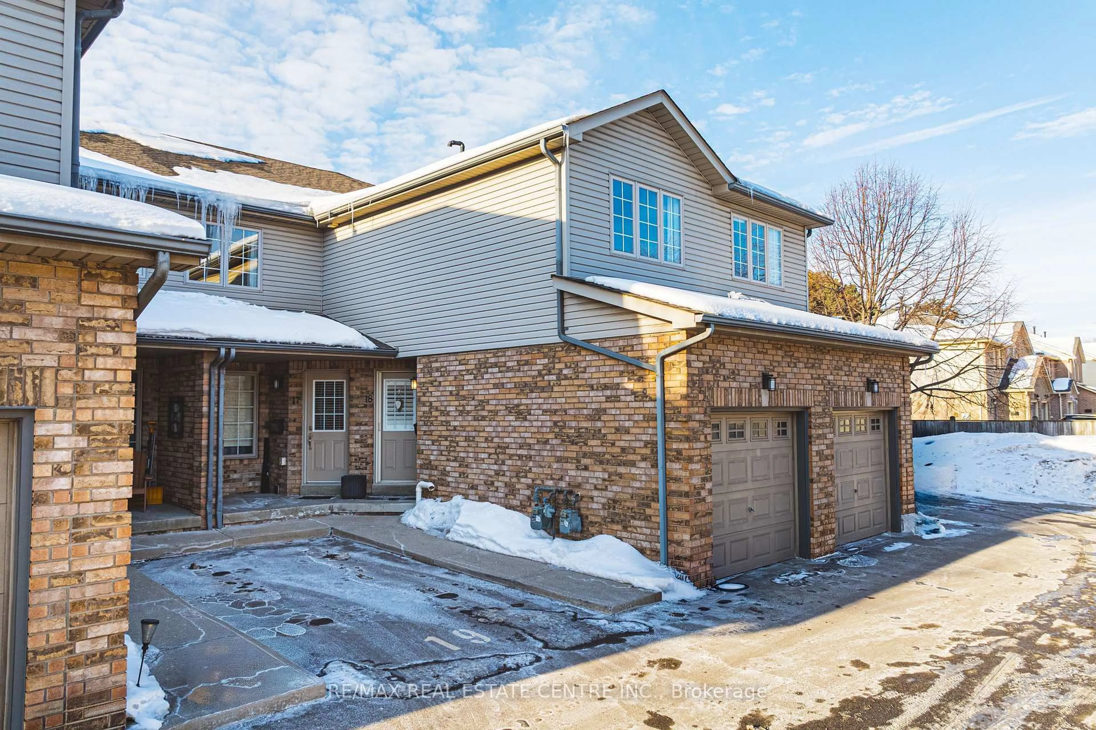 Home with brick exterior material, street for 705 Cumberland Ave #18, Burlington Ontario L7N 3W4