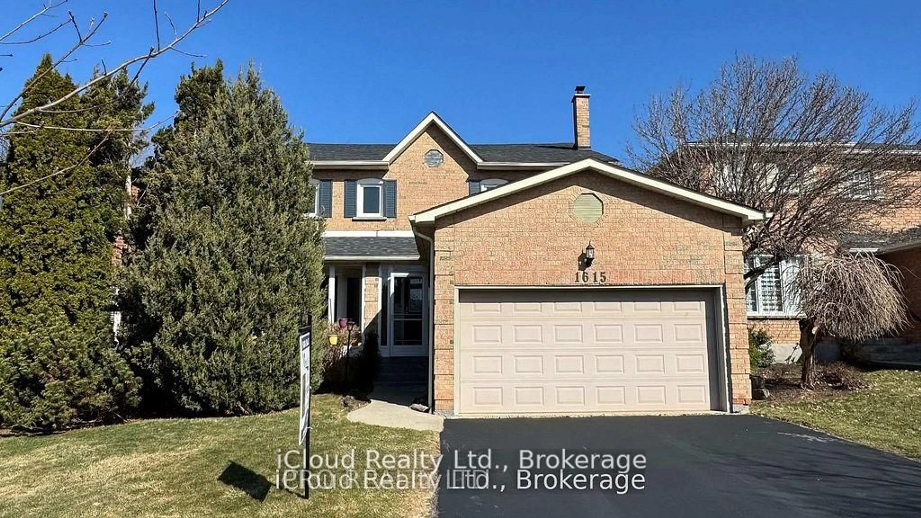 Home with brick exterior material, street for 1615 Sir Monty's Dr, Mississauga Ontario L5N 4R1