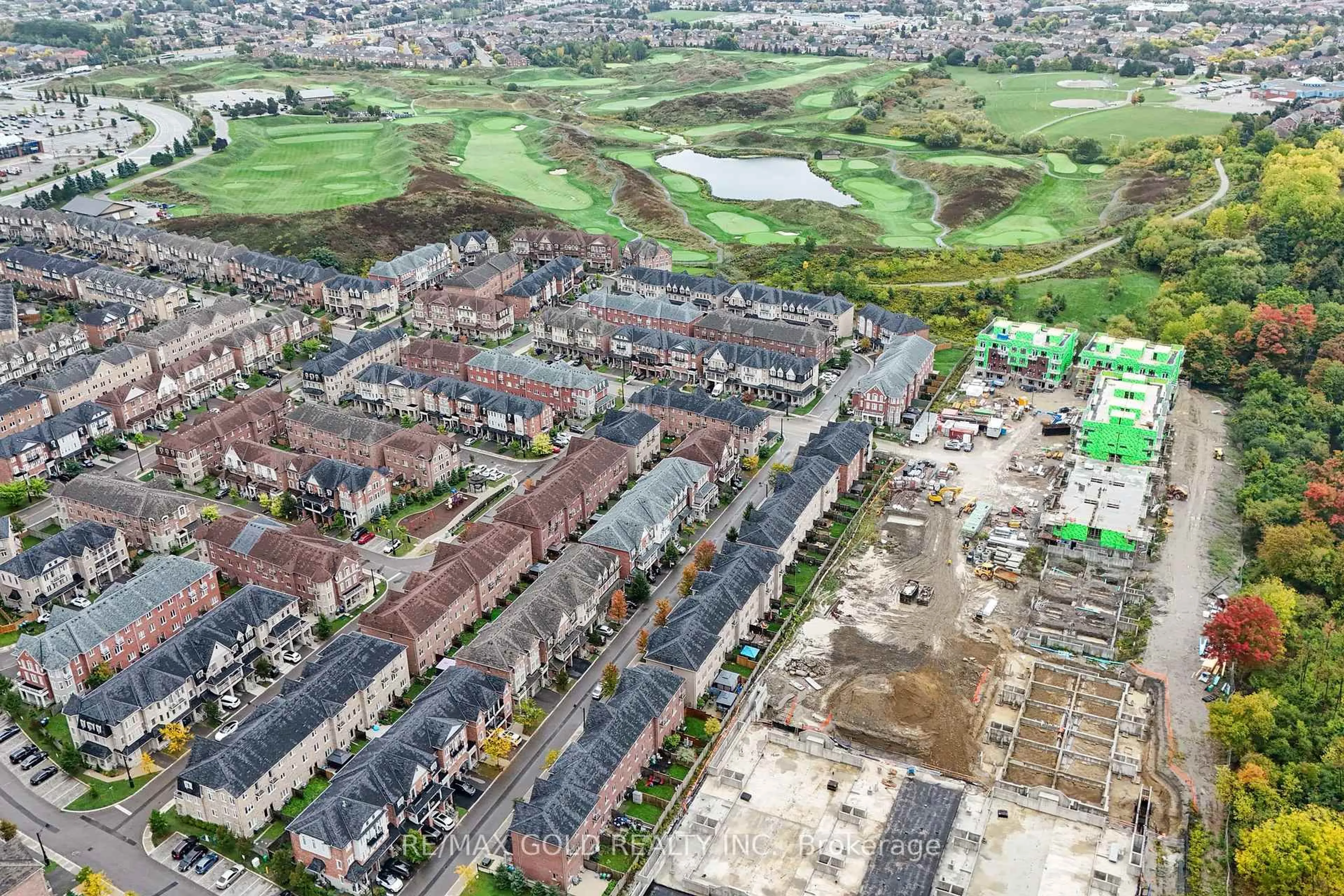 A pic from outside/outdoor area/front of a property/back of a property/a pic from drone, street for 31 Kayak Hts, Brampton Ontario L6Z 0H8