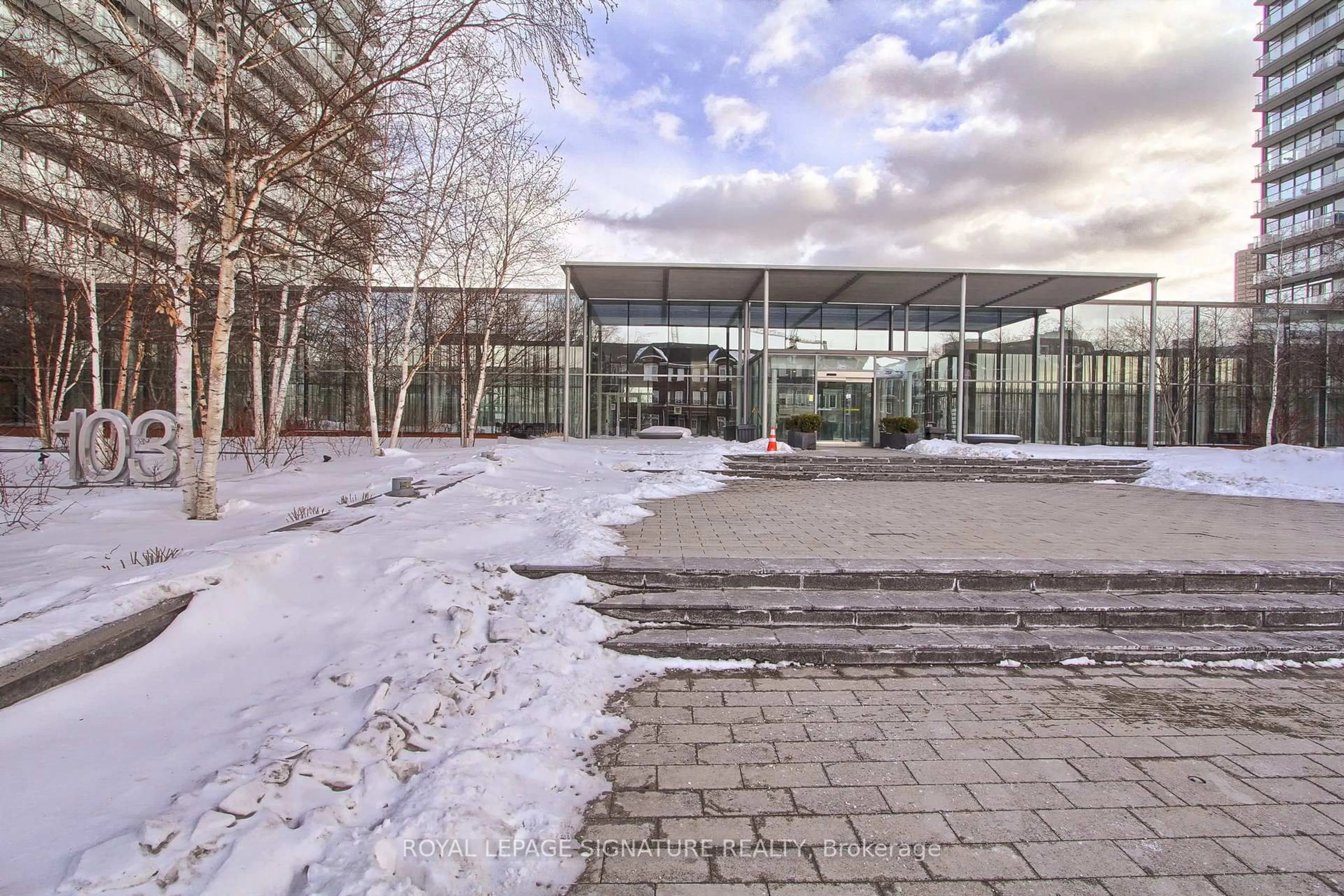 Indoor foyer for 103 The Queensway #1511, Toronto Ontario M6S 5B4