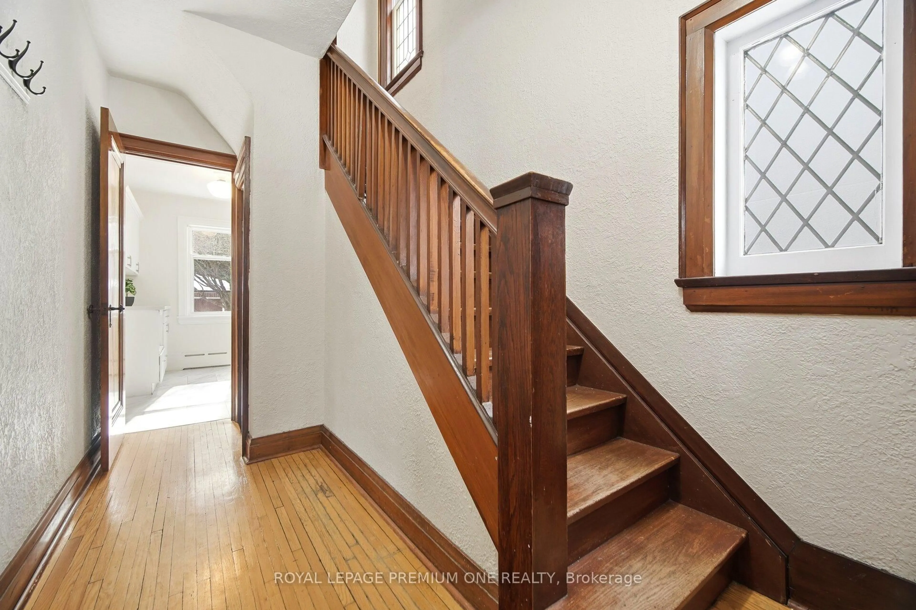 Unknown for 61 Methuen Ave, Toronto Ontario M6S 1Z7