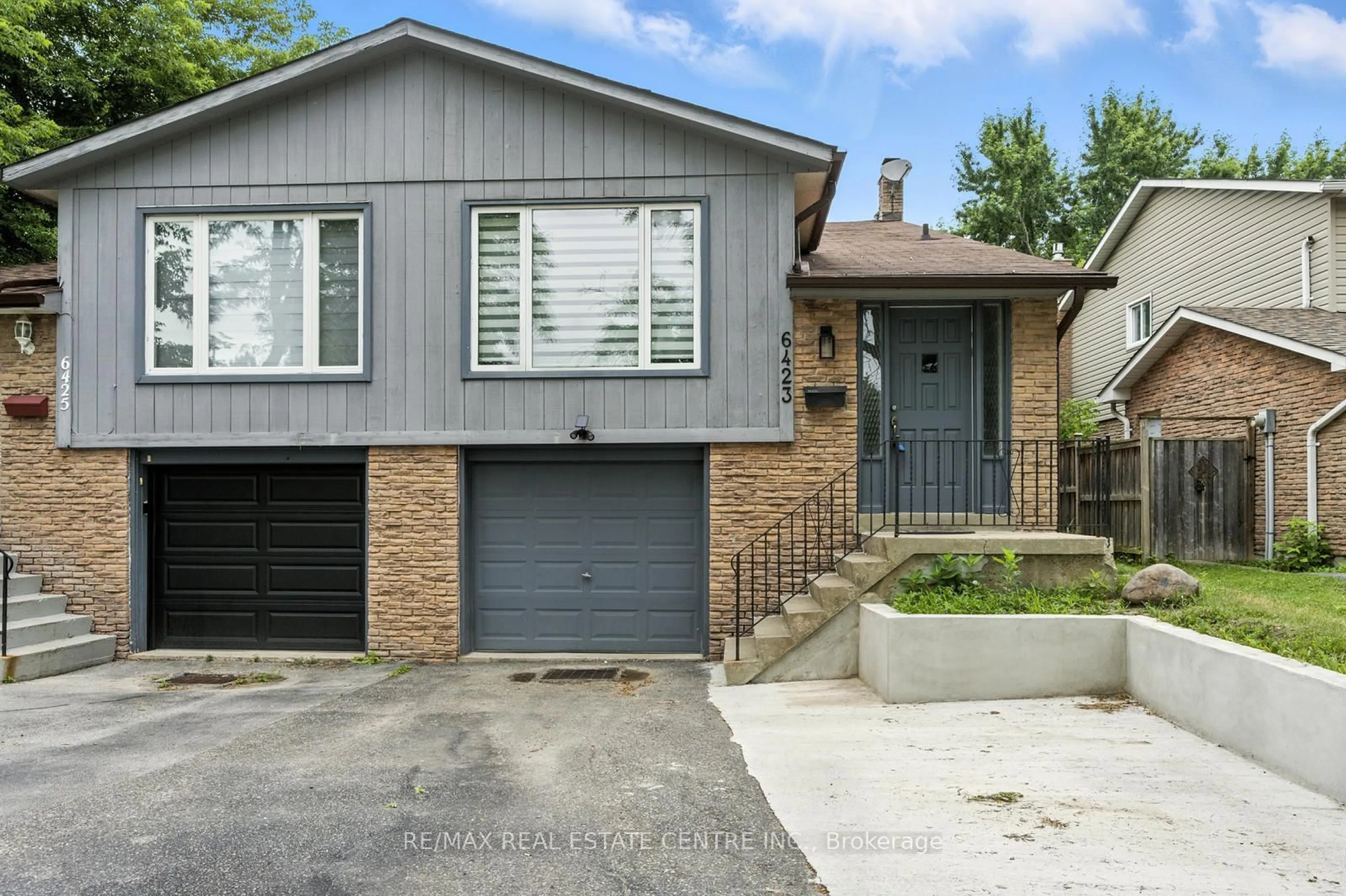 Home with brick exterior material, street for 6423 Chaumont Cres, Mississauga Ontario L5N 2M7