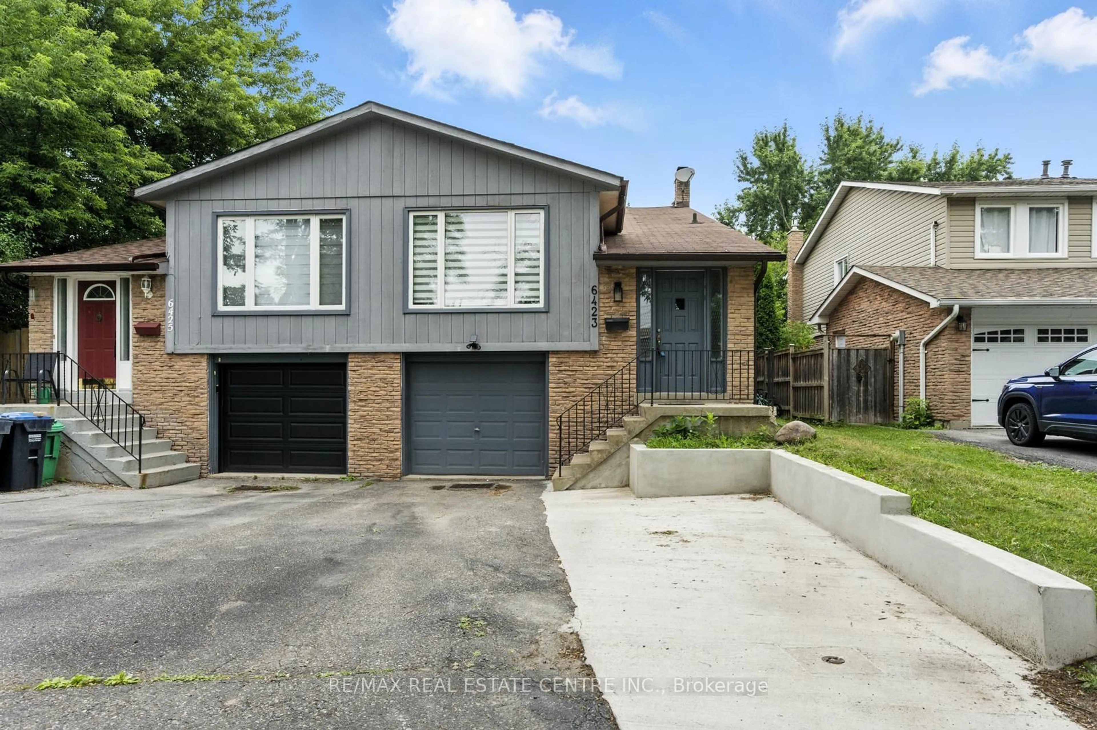 Home with brick exterior material, street for 6423 Chaumont Cres, Mississauga Ontario L5N 2M7