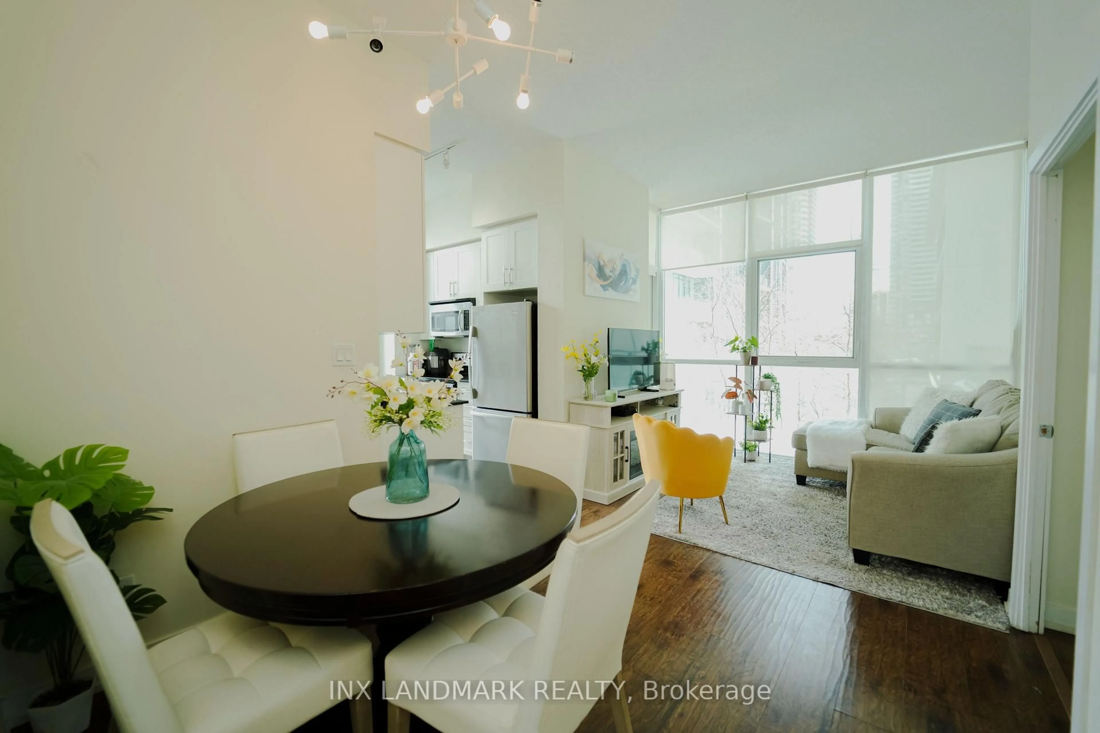 Open concept kitchen, unknown for 4070 Confederation Pkwy #517, Mississauga Ontario L5B 0E9