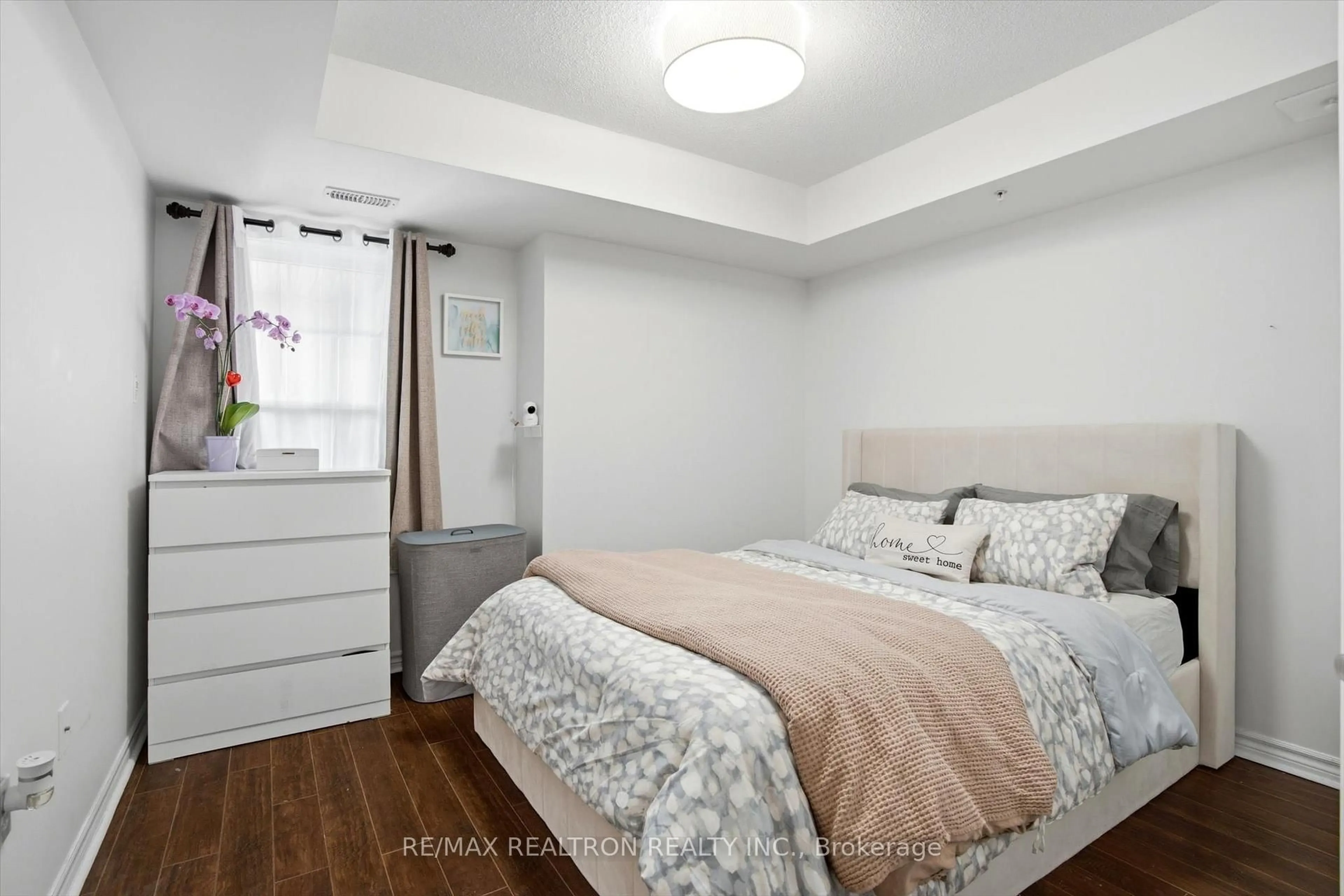 Bedroom with bed, unknown for 1390 Main St #408, Milton Ontario L9T 7S9