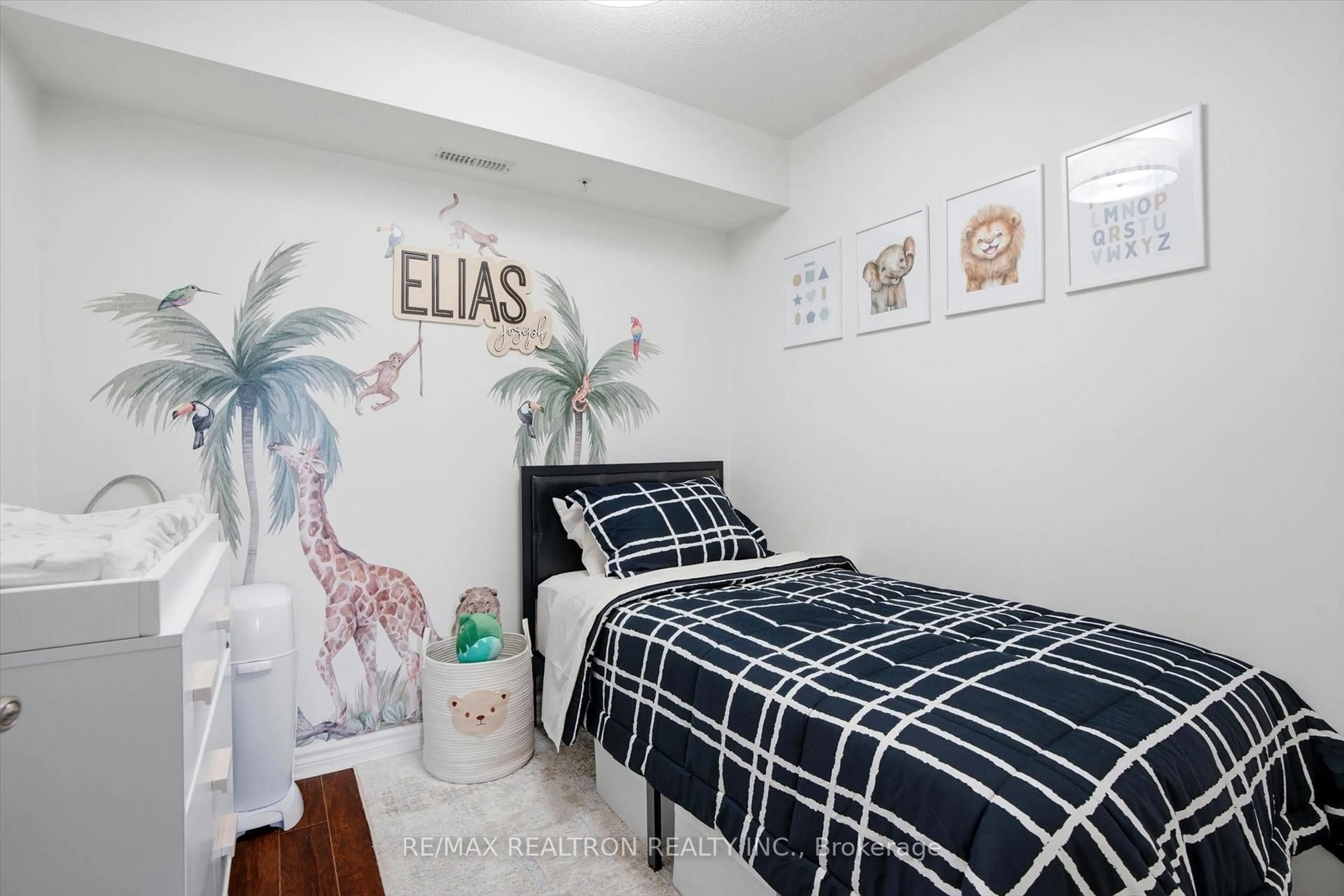 Bedroom with bed, unknown for 1390 Main St #408, Milton Ontario L9T 7S9