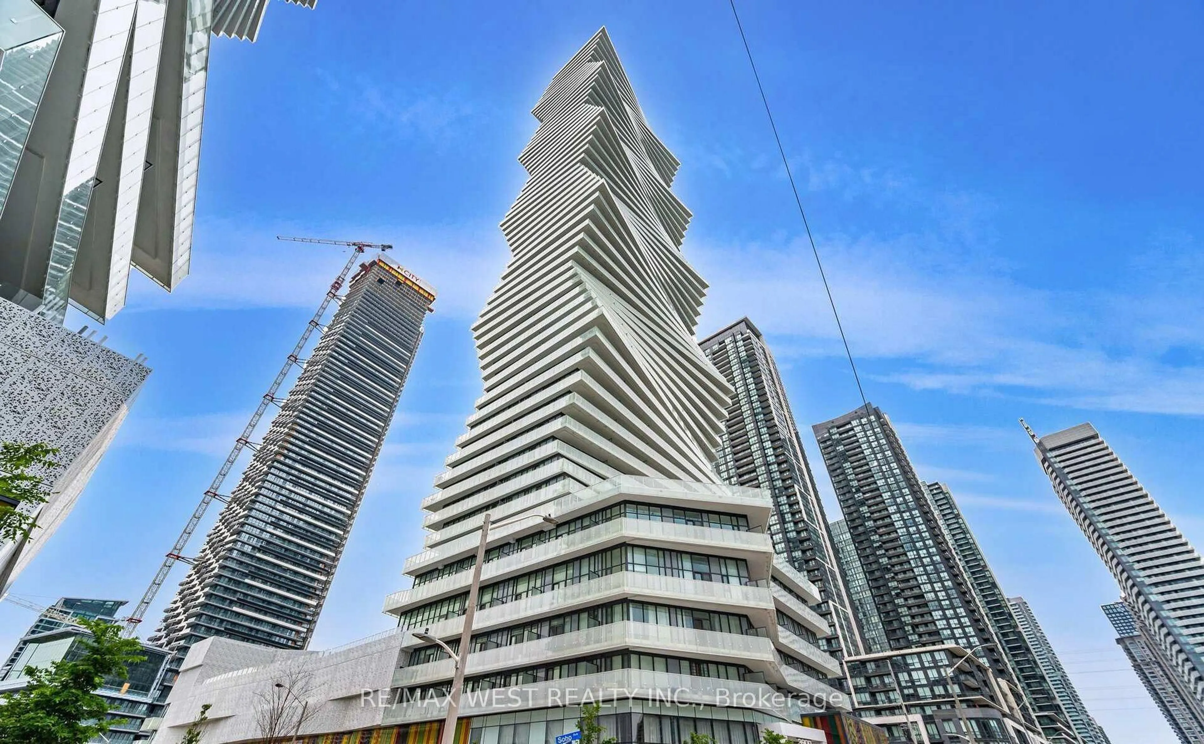 Unknown for 3900 Confederation Pkwy #2708, Mississauga Ontario L5B 0M3