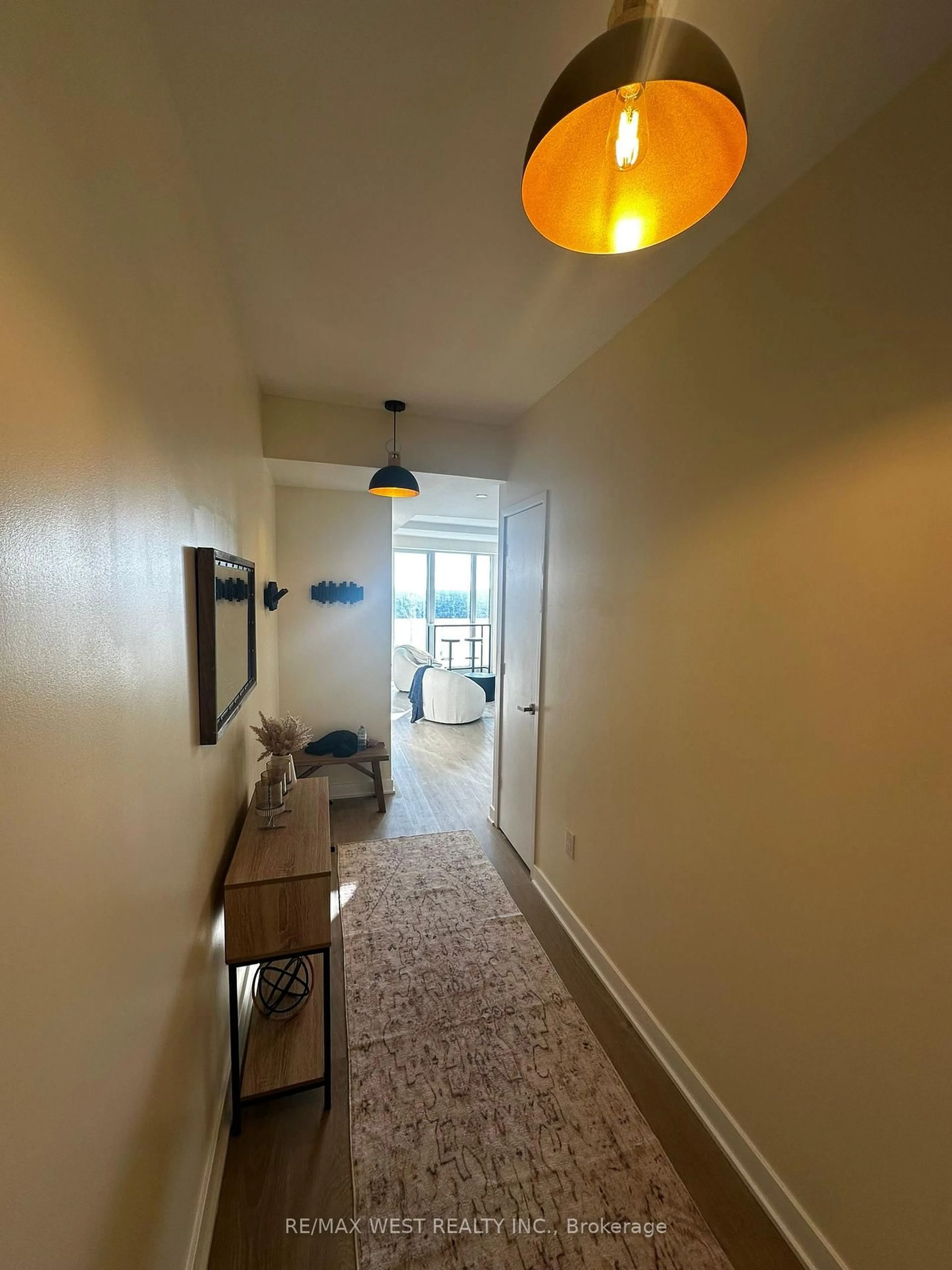 A pic of a room for 3900 Confederation Pkwy #2708, Mississauga Ontario L5B 0M3