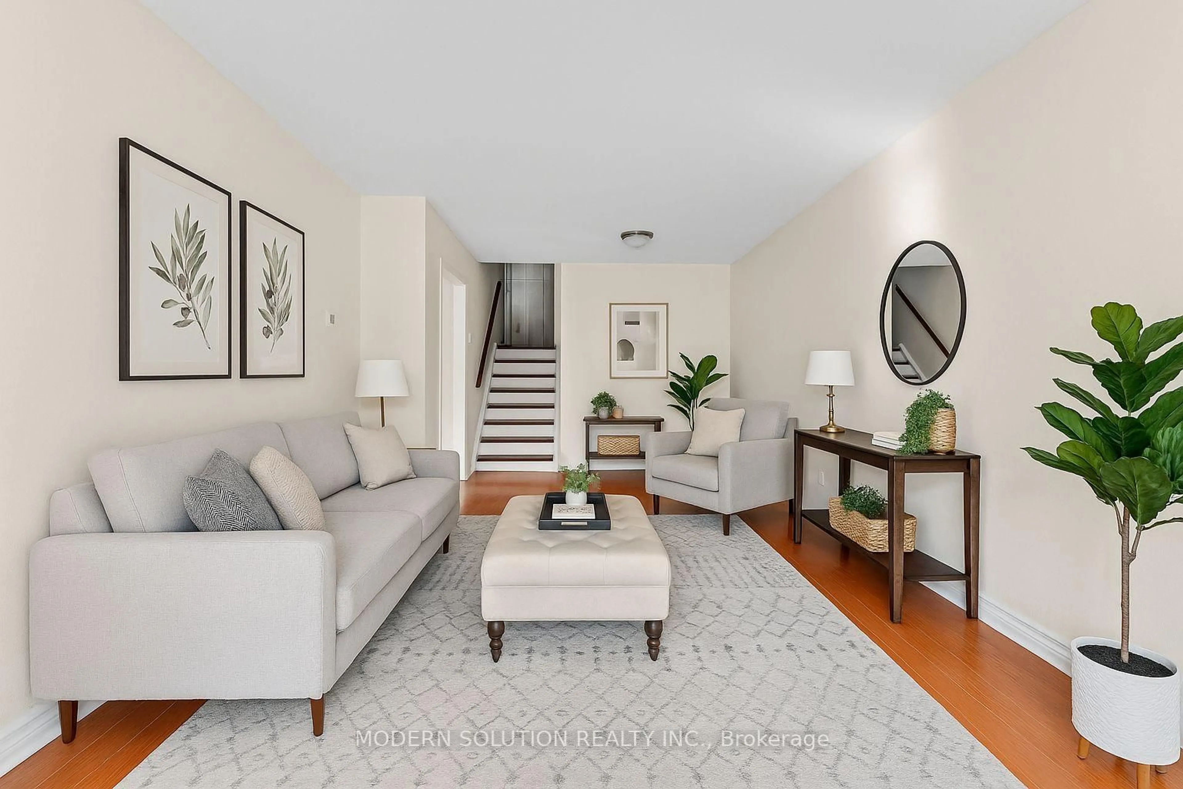 Living room with furniture, unknown for 142 Mill St, Brampton Ontario L6X 2P2