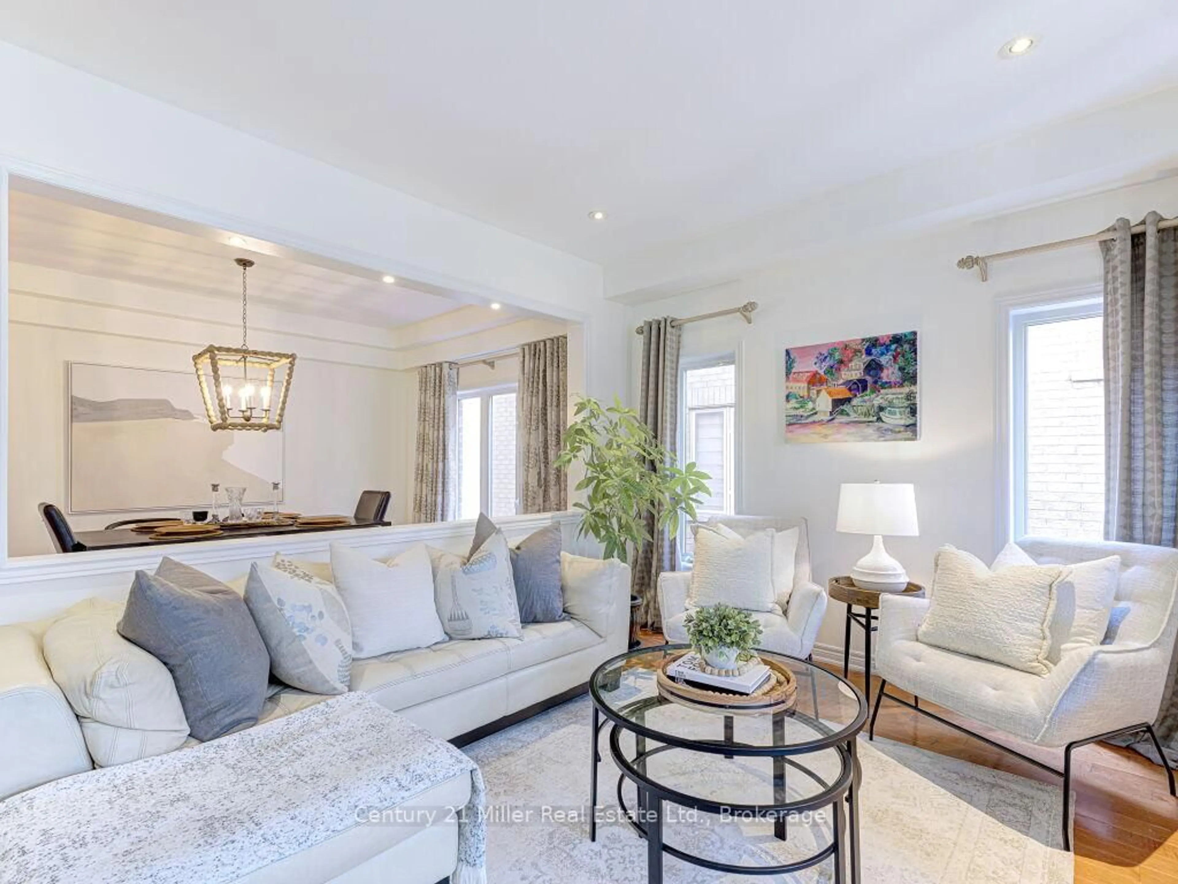 Living room with furniture, unknown for 2301 Hertfordshire Way, Oakville Ontario L6H 7M5