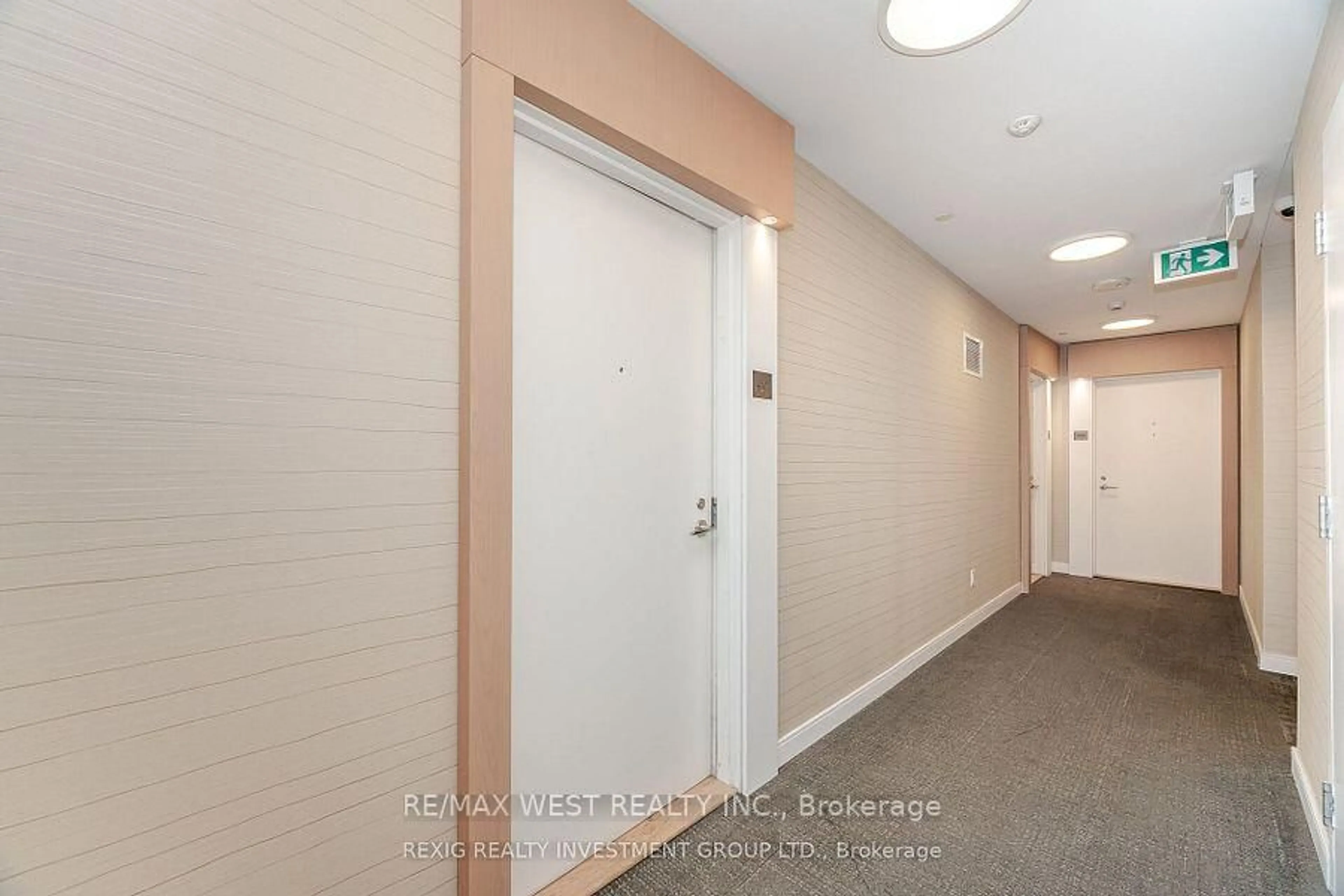 Indoor foyer for 70 Annie Craig Dr #4007, Toronto Ontario M8V 0G2