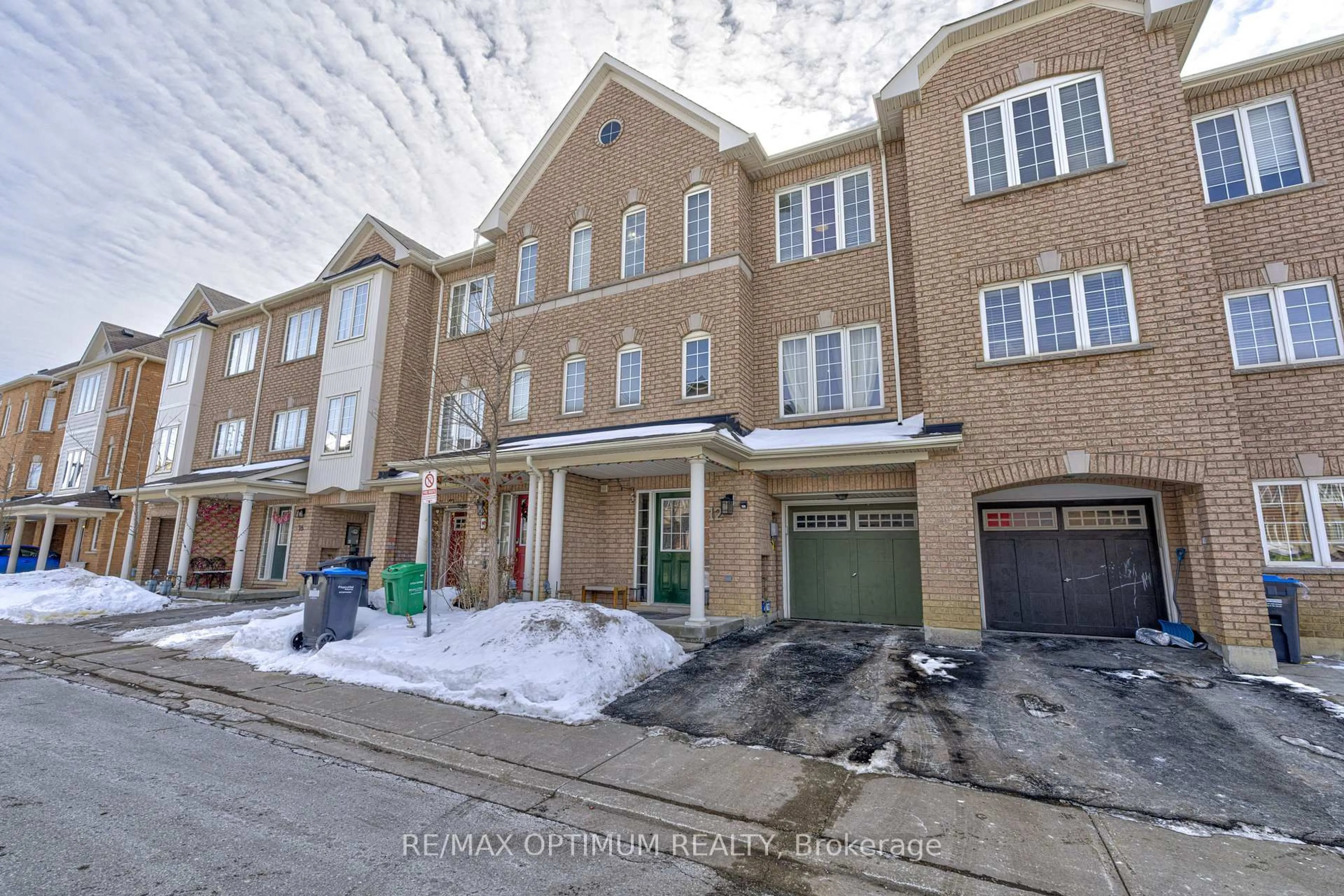 A pic from outside/outdoor area/front of a property/back of a property/a pic from drone, street for 12 Gatlin St, Brampton Ontario L6Y 0R6