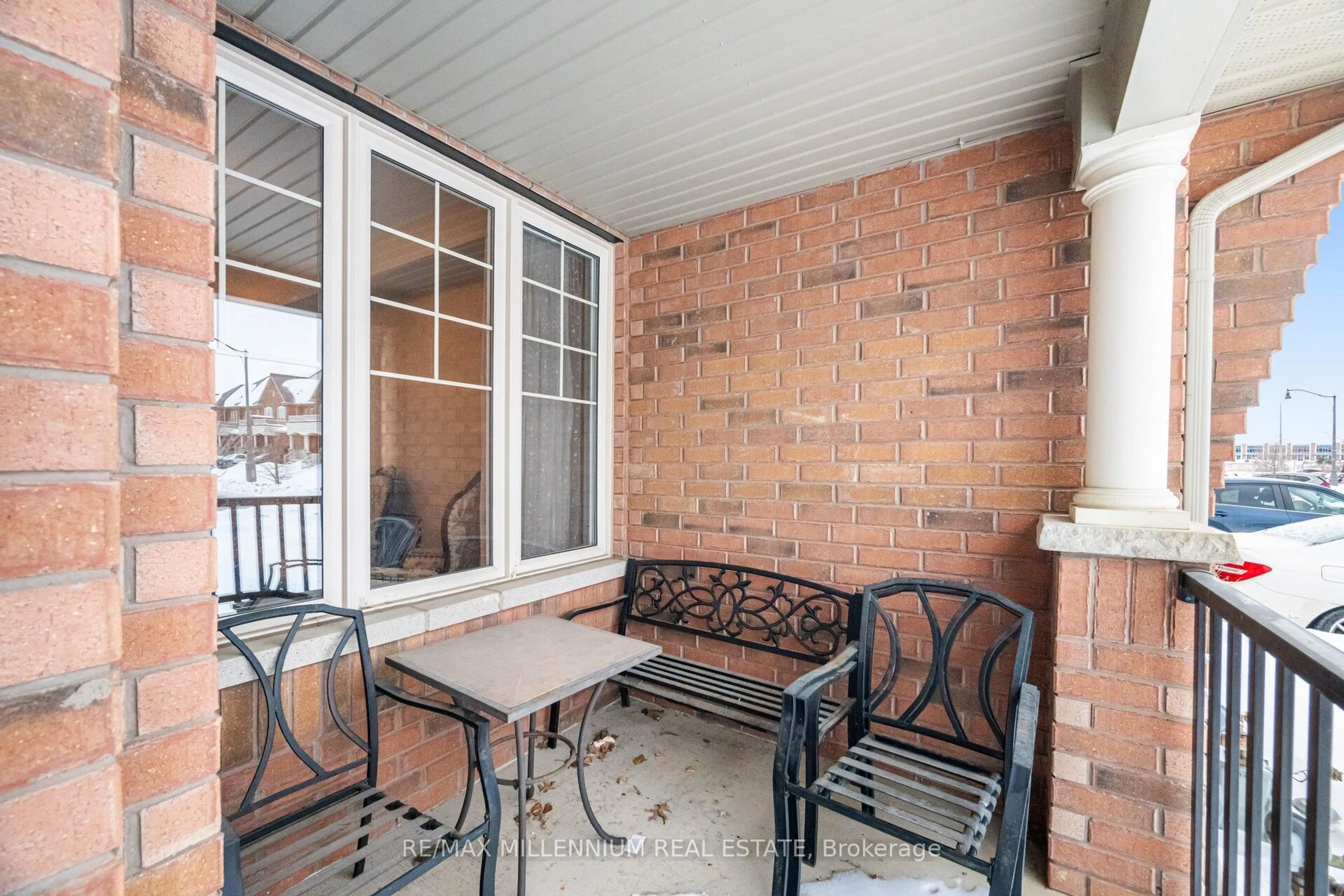 Patio, street for 116 Naperton Dr, Brampton Ontario L6R 3N5