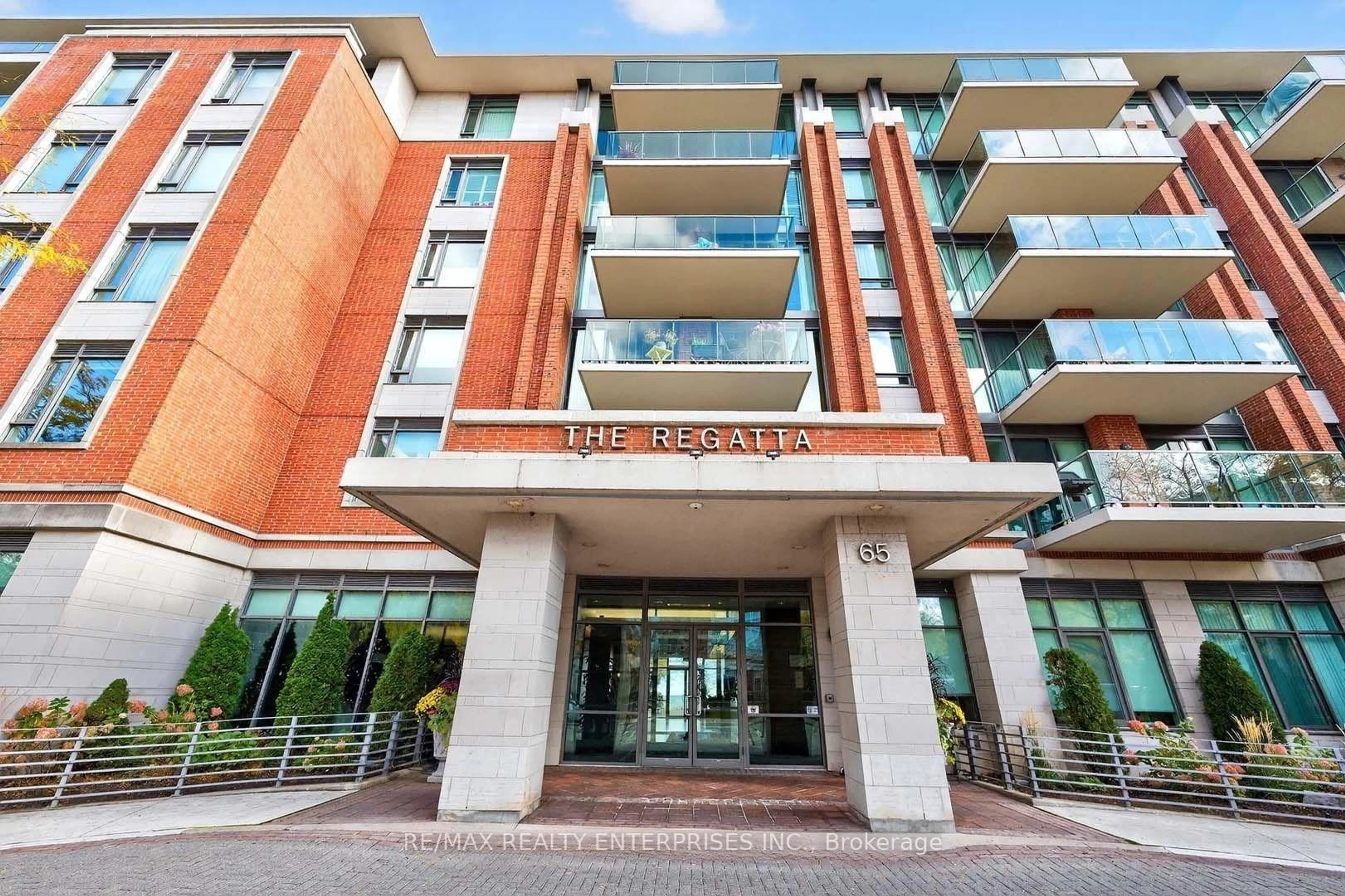 Indoor foyer for 65 Port St #503, Mississauga Ontario L5G 4V3