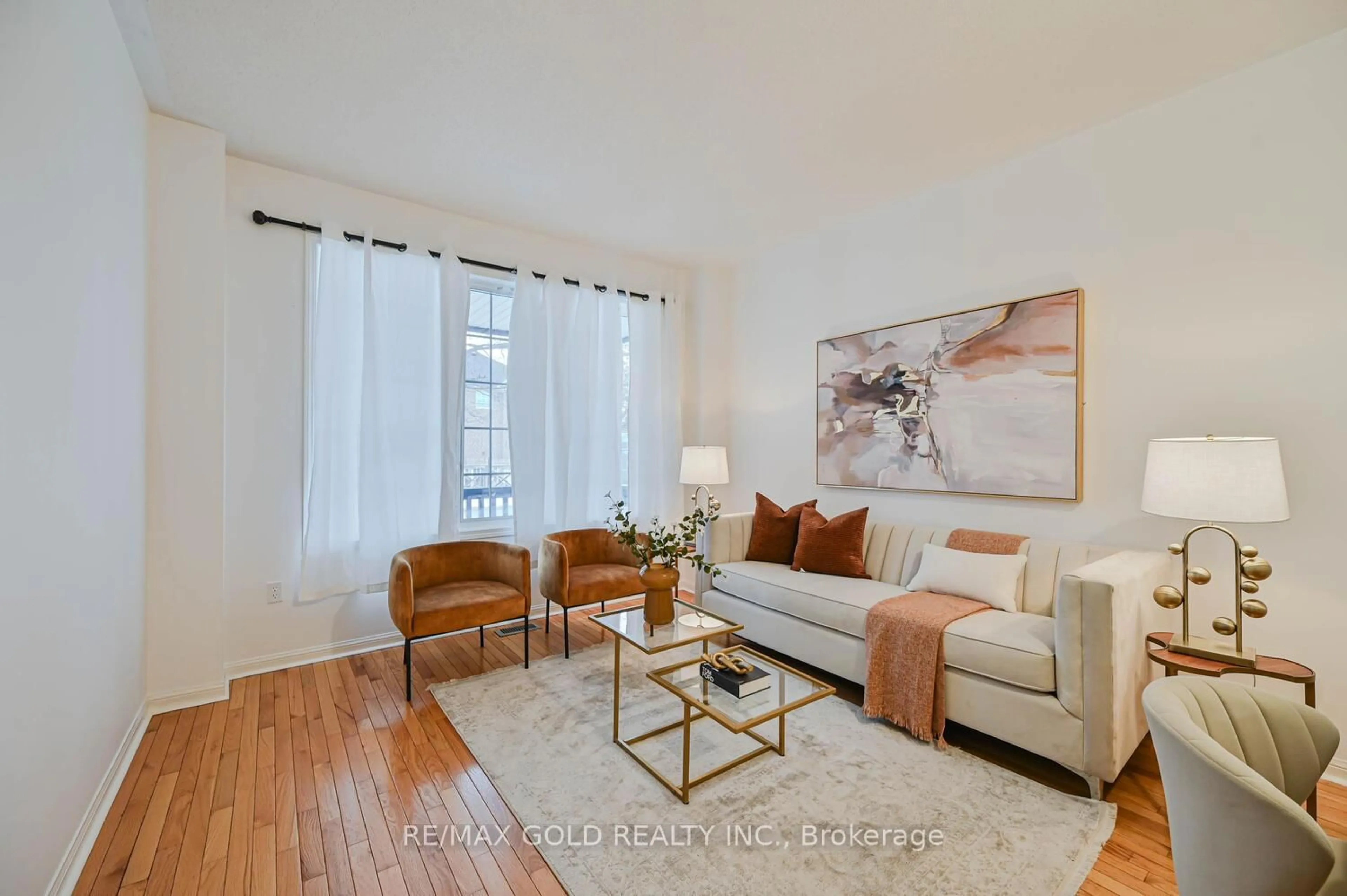 Living room with furniture, unknown for 6 Verona Dr, Brampton Ontario L6P 1L2