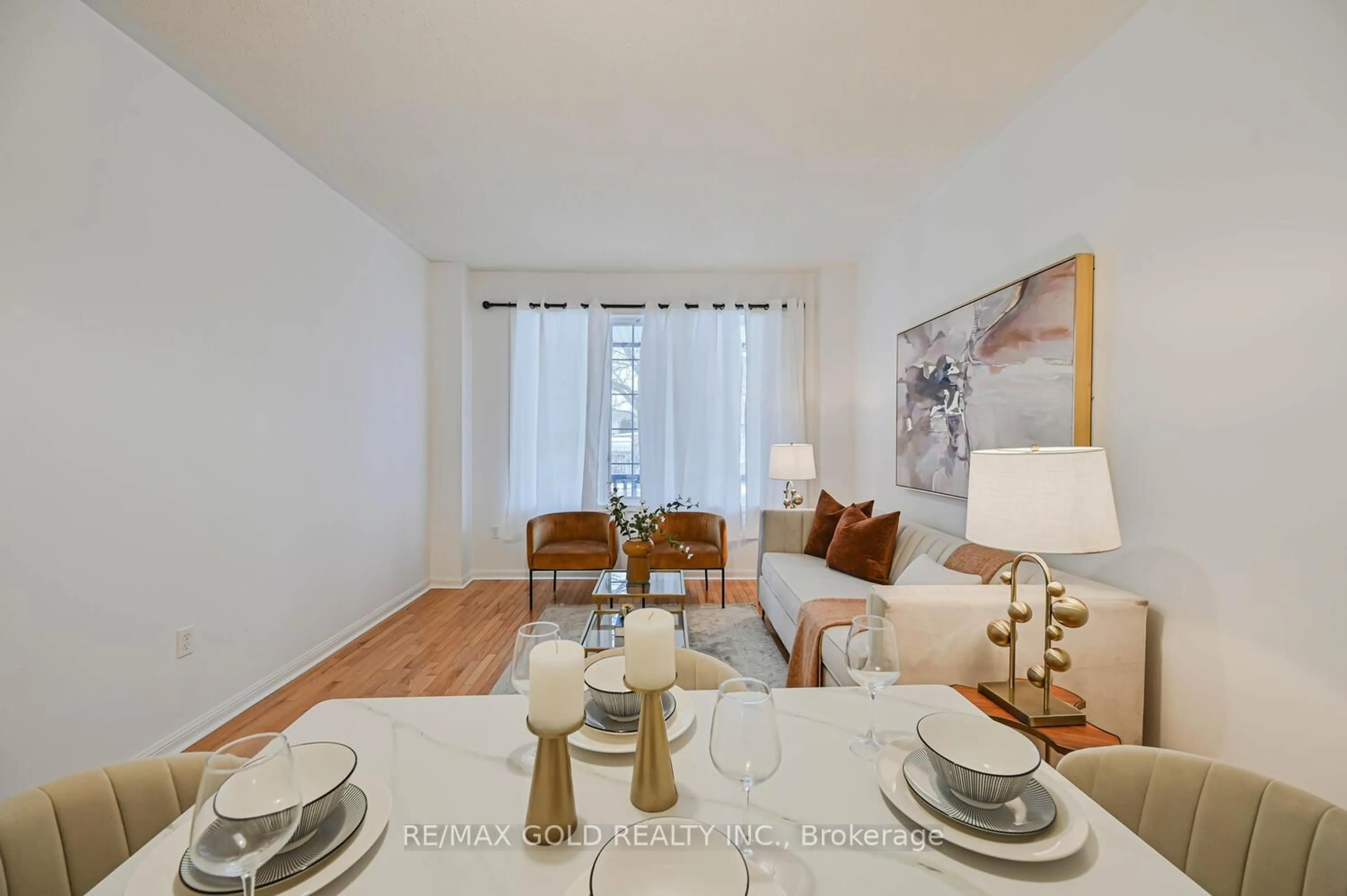 Living room with furniture, unknown for 6 Verona Dr, Brampton Ontario L6P 1L2