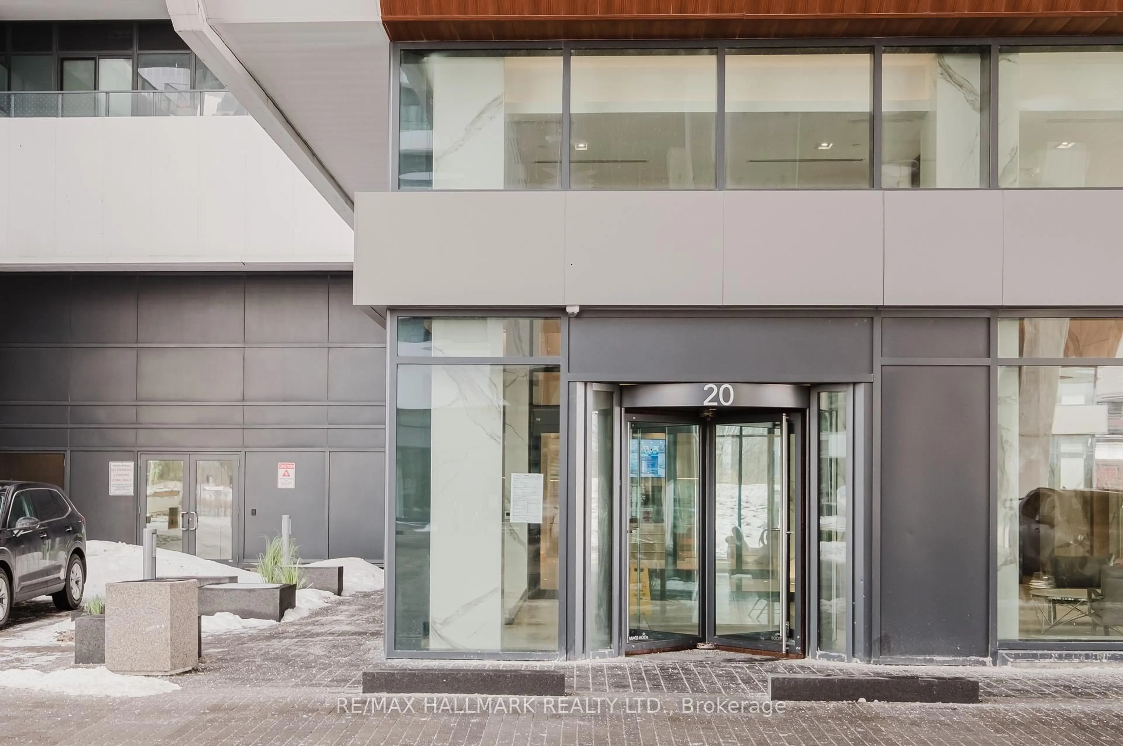 Indoor foyer for 20 SHORE BREEZE Dr #3905, Toronto Ontario M8V 0C7