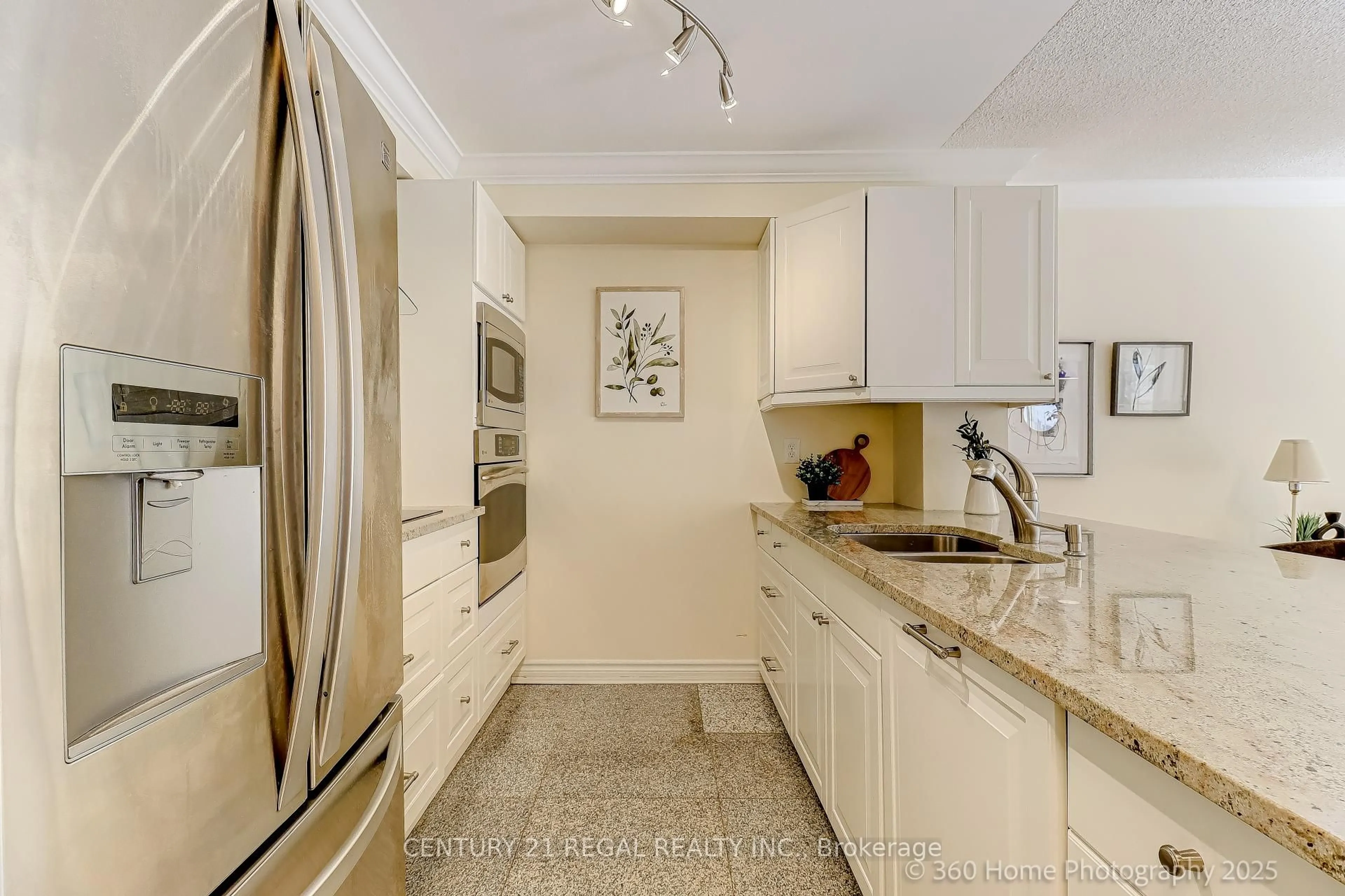 Unknown for 2267 Lake Shore Blvd #308, Toronto Ontario M8V 3X2