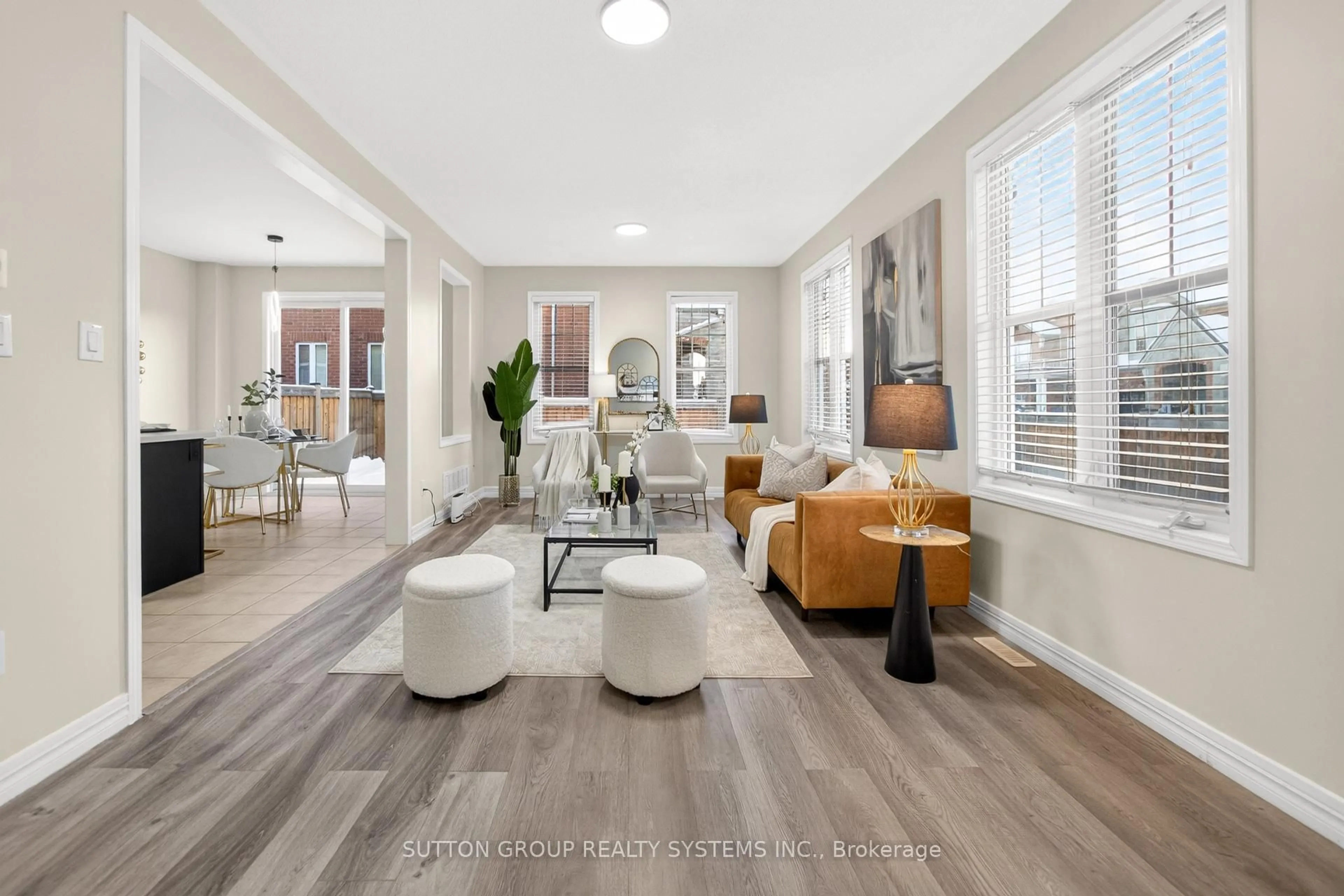 Living room with furniture, unknown for 1030 Savoline Blvd, Milton Ontario L9T 8P3