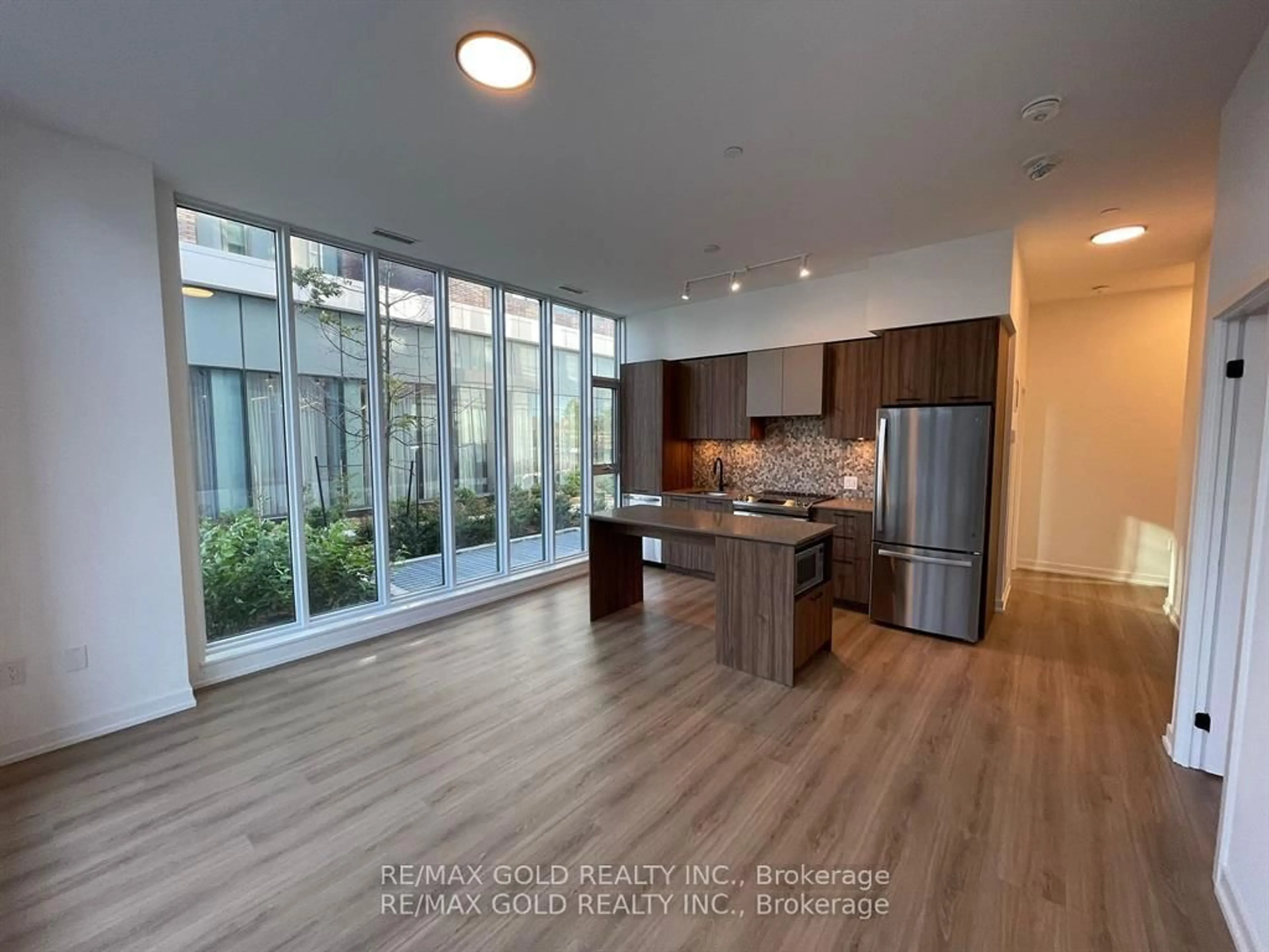 Open concept kitchen, unknown for 10 Lagerfeld Dr #104, Brampton Ontario L7A 5L3