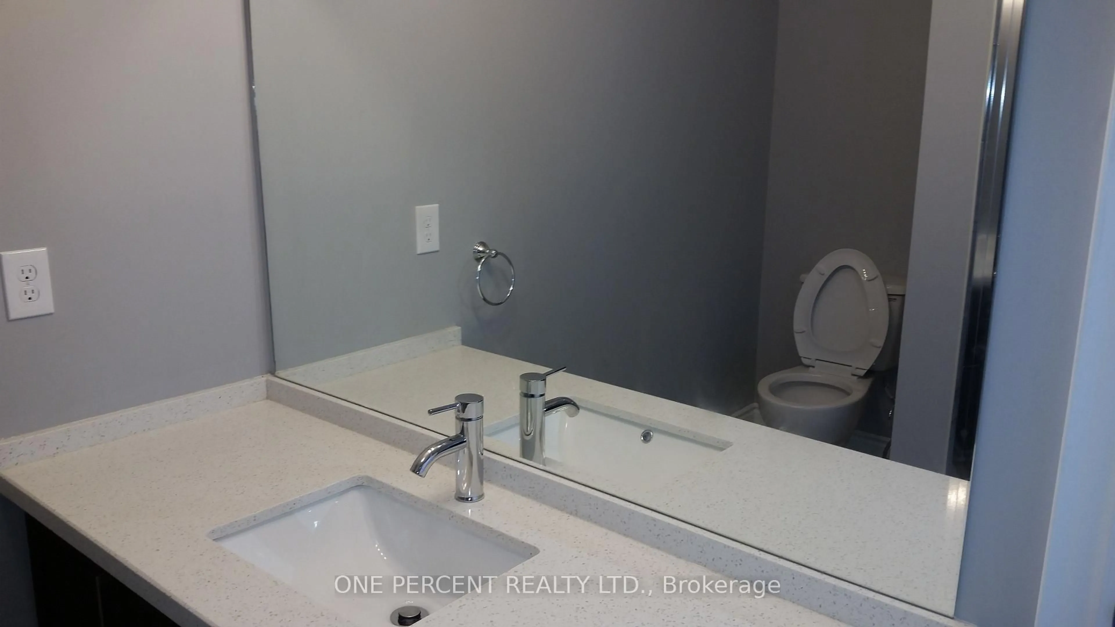 Standard bathroom, unknown for 52 Timberlane Dr, Brampton Ontario L6Y 4B6