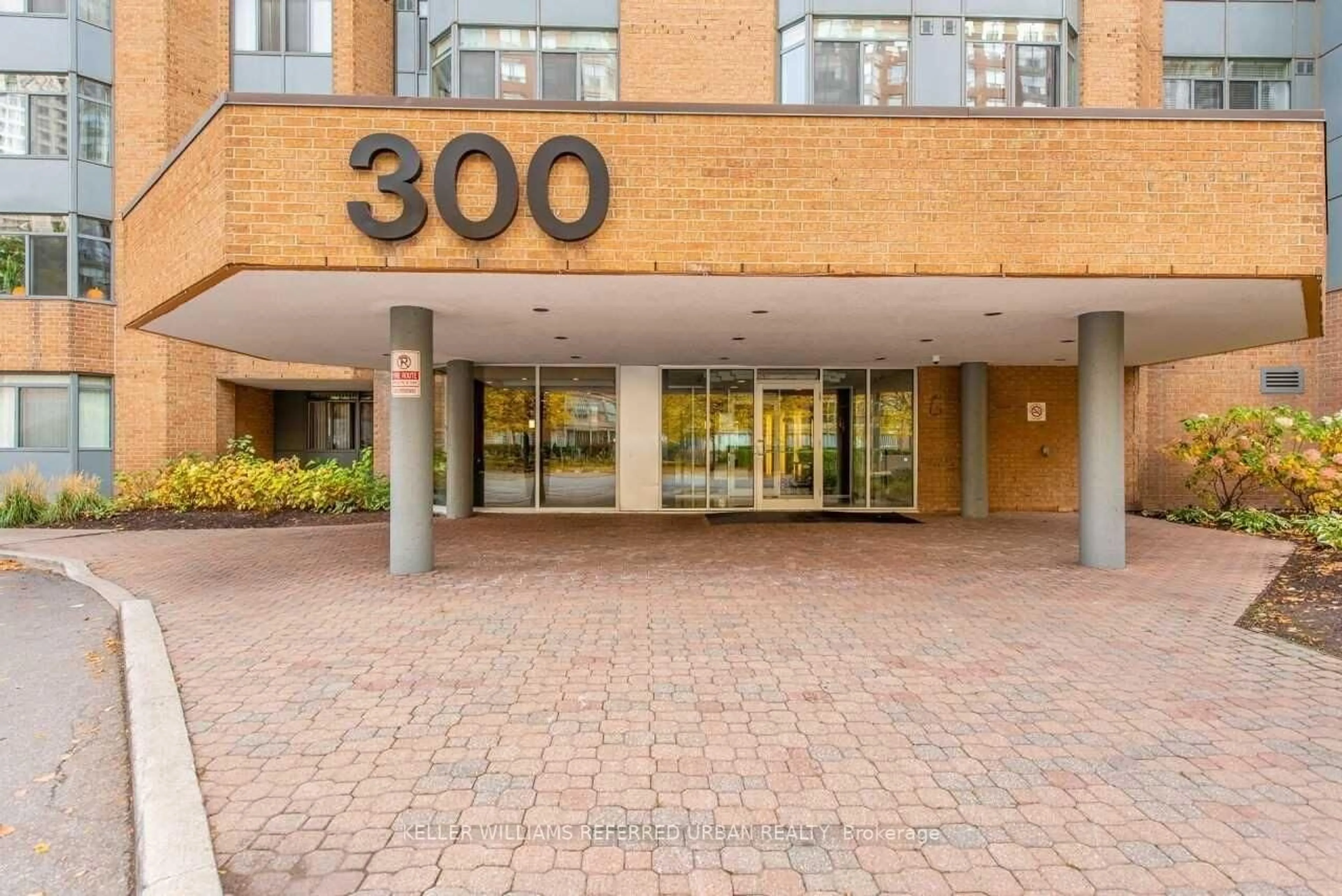 Indoor foyer for 300 Webb Dr #502, Mississauga Ontario L5B 3W3
