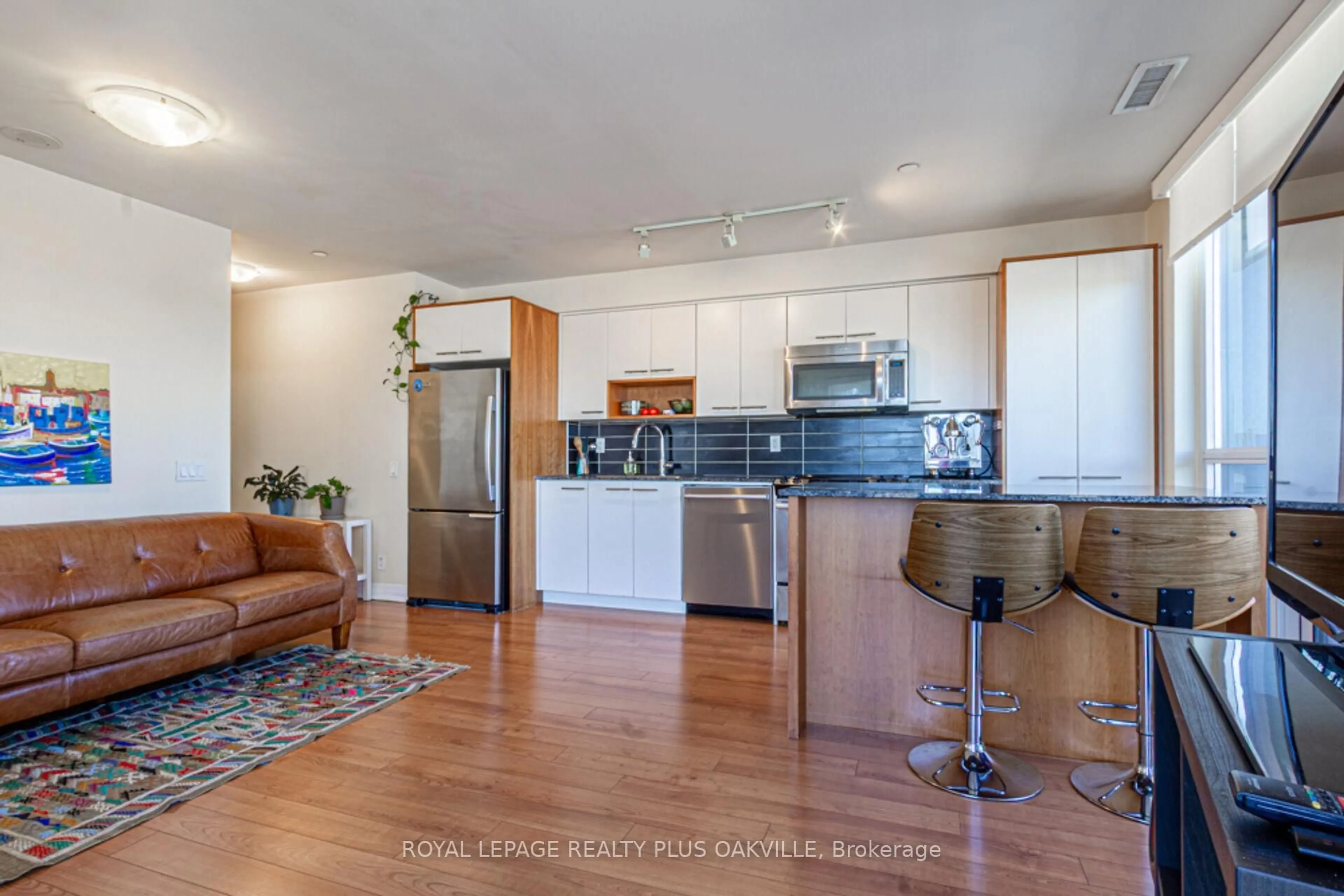 Open concept kitchen, unknown for 5 Valhalla Inn Rd #510, Toronto Ontario M9B 0B1