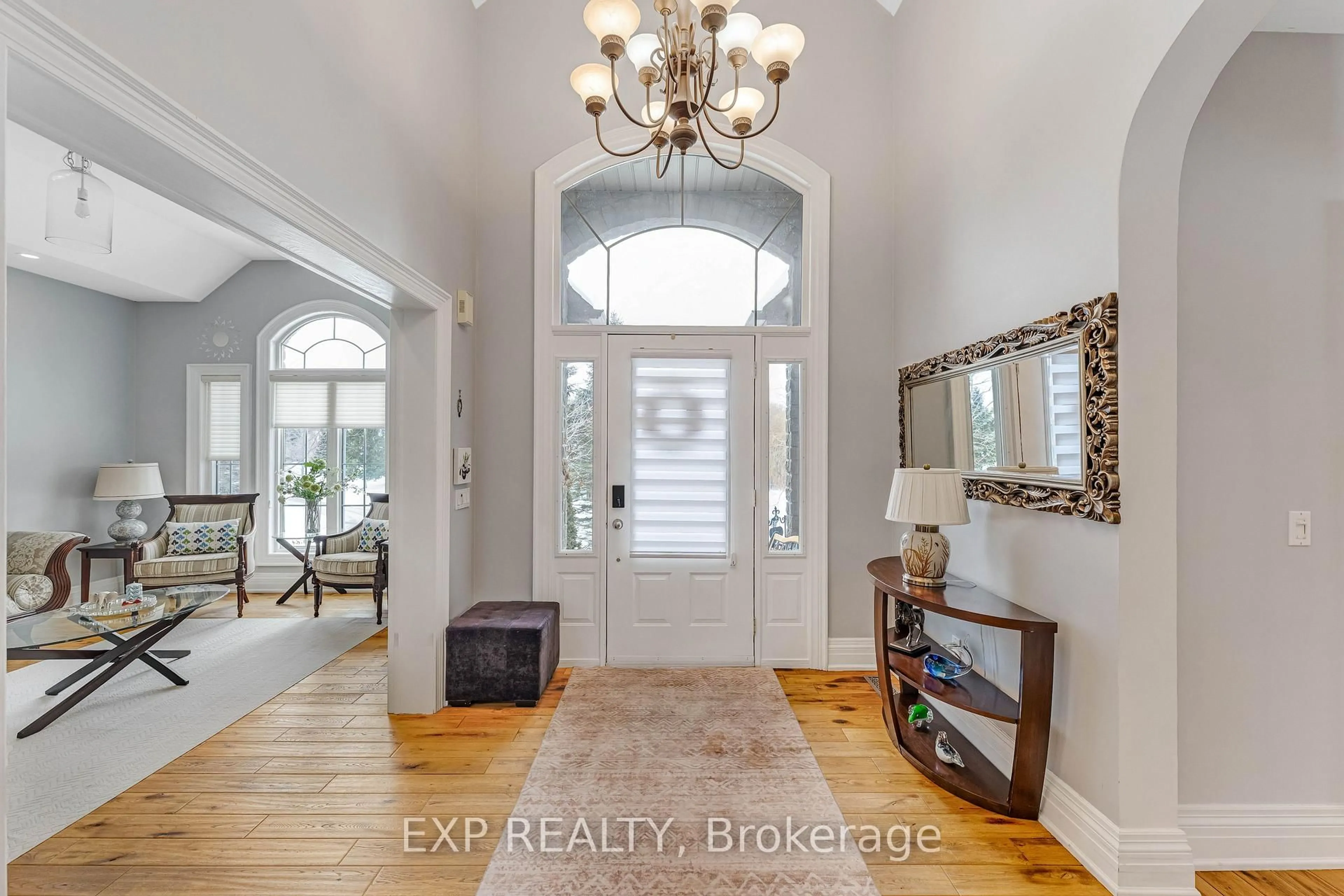 Indoor entryway for 10 Valley Hill Dr, Caledon Ontario L7E 0B8