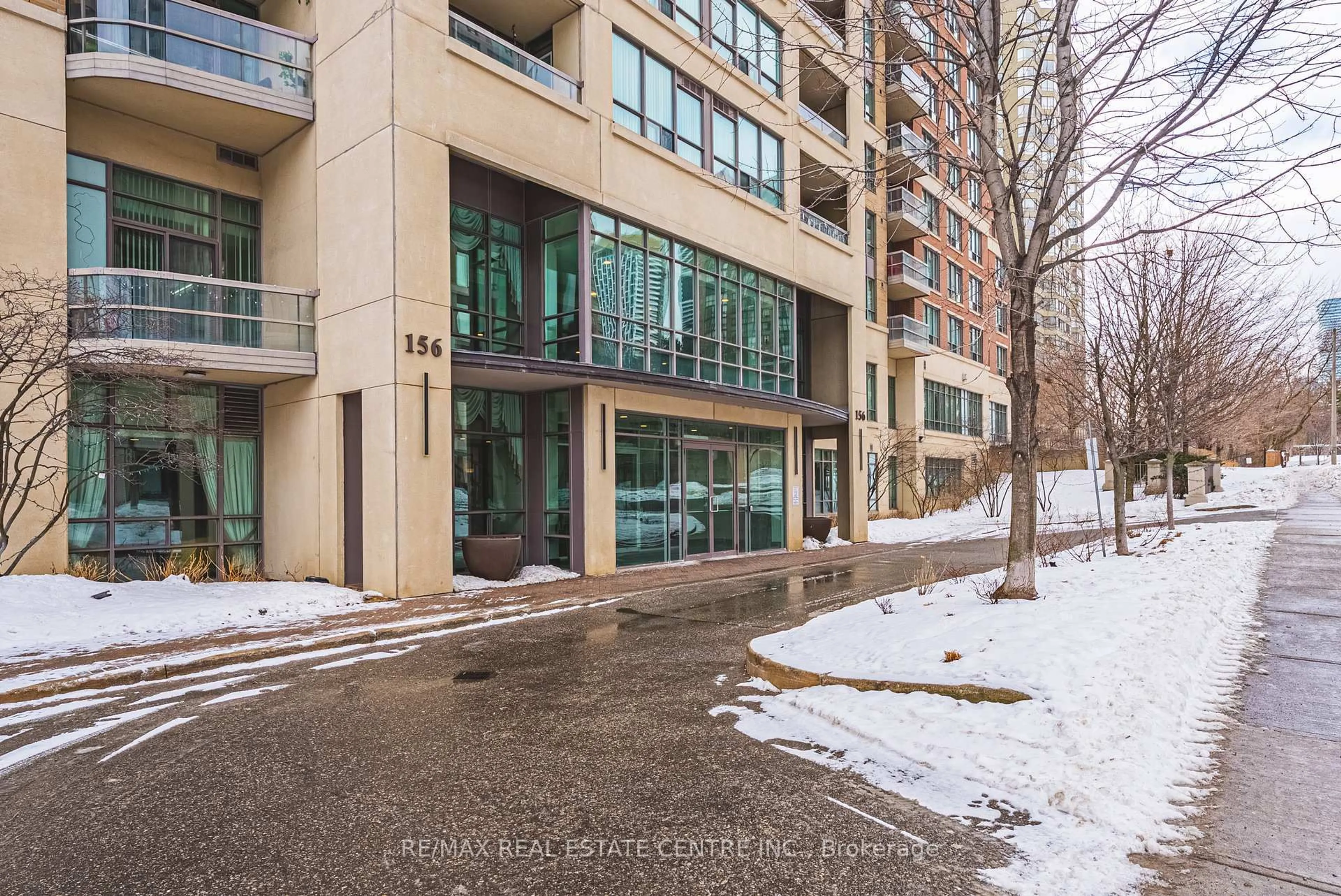 Indoor foyer for 156 Enfield Pl #2201, Mississauga Ontario L5B 3J2