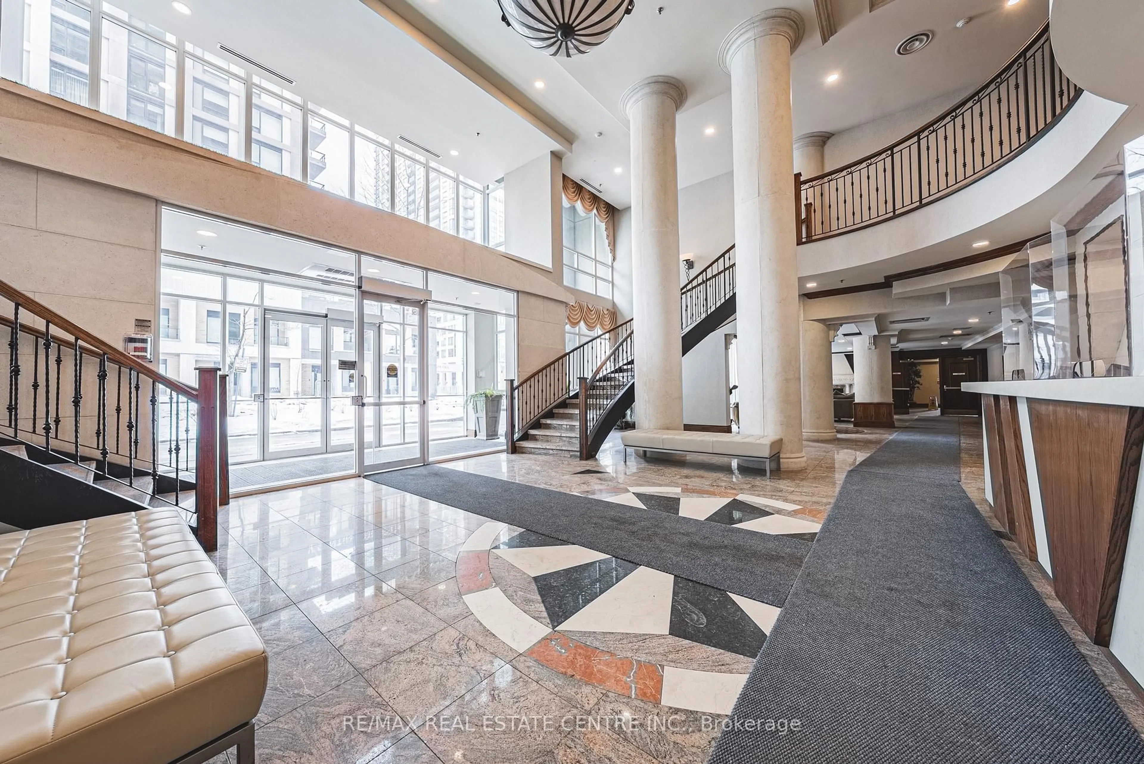 Lobby for 156 Enfield Pl #2201, Mississauga Ontario L5B 3J2