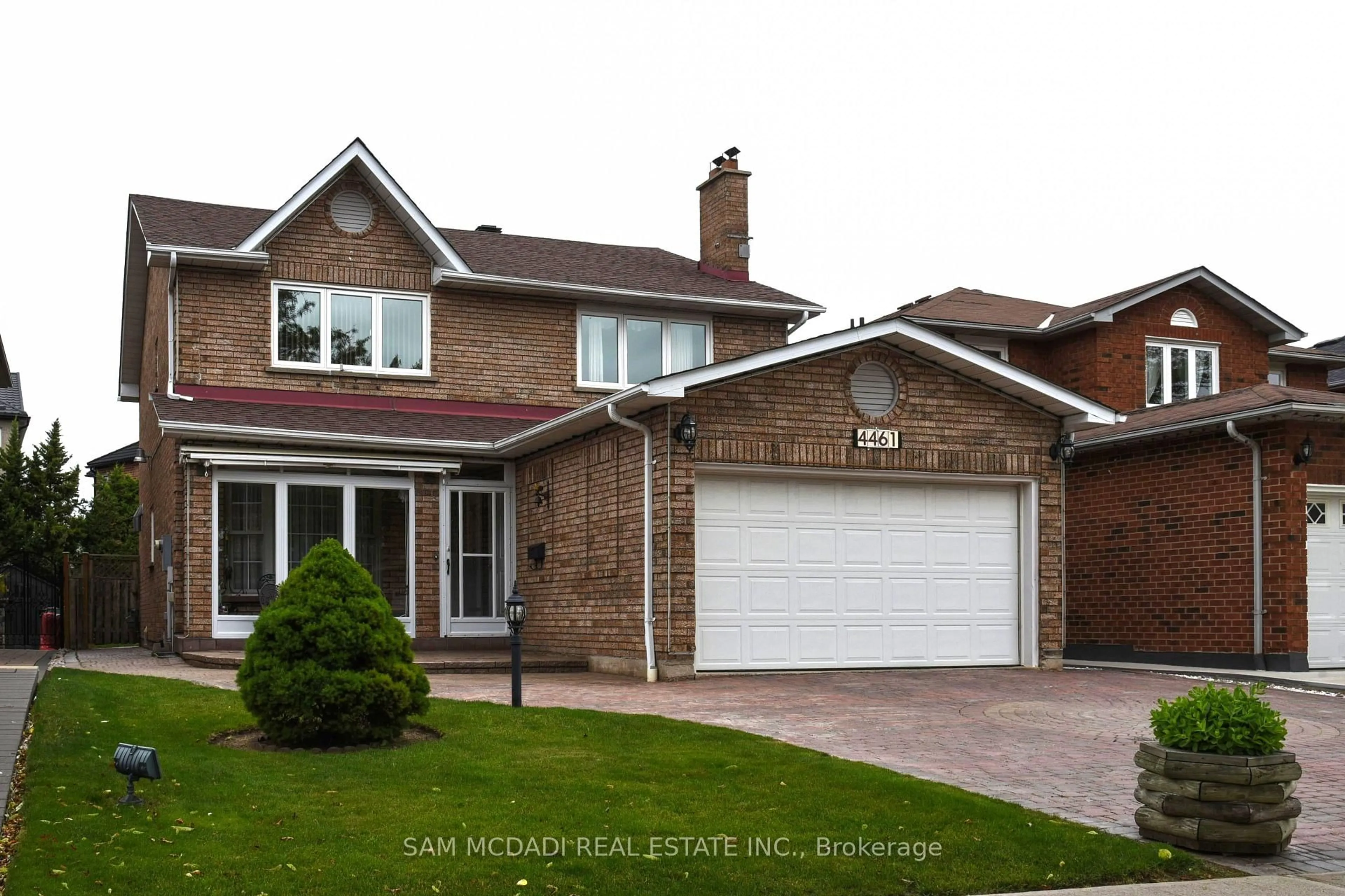 Home with brick exterior material, street for 4461 Gladebrook Cres, Mississauga Ontario L5V 1E4