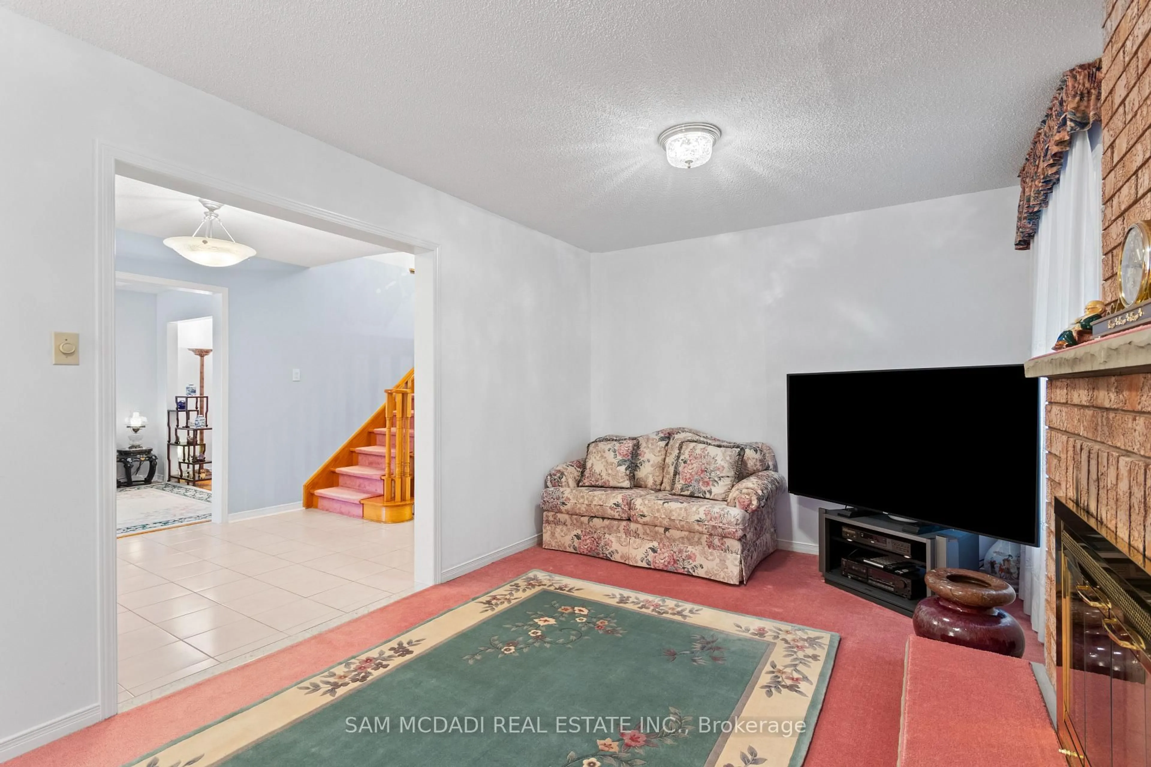 Unknown for 4461 Gladebrook Cres, Mississauga Ontario L5V 1E4