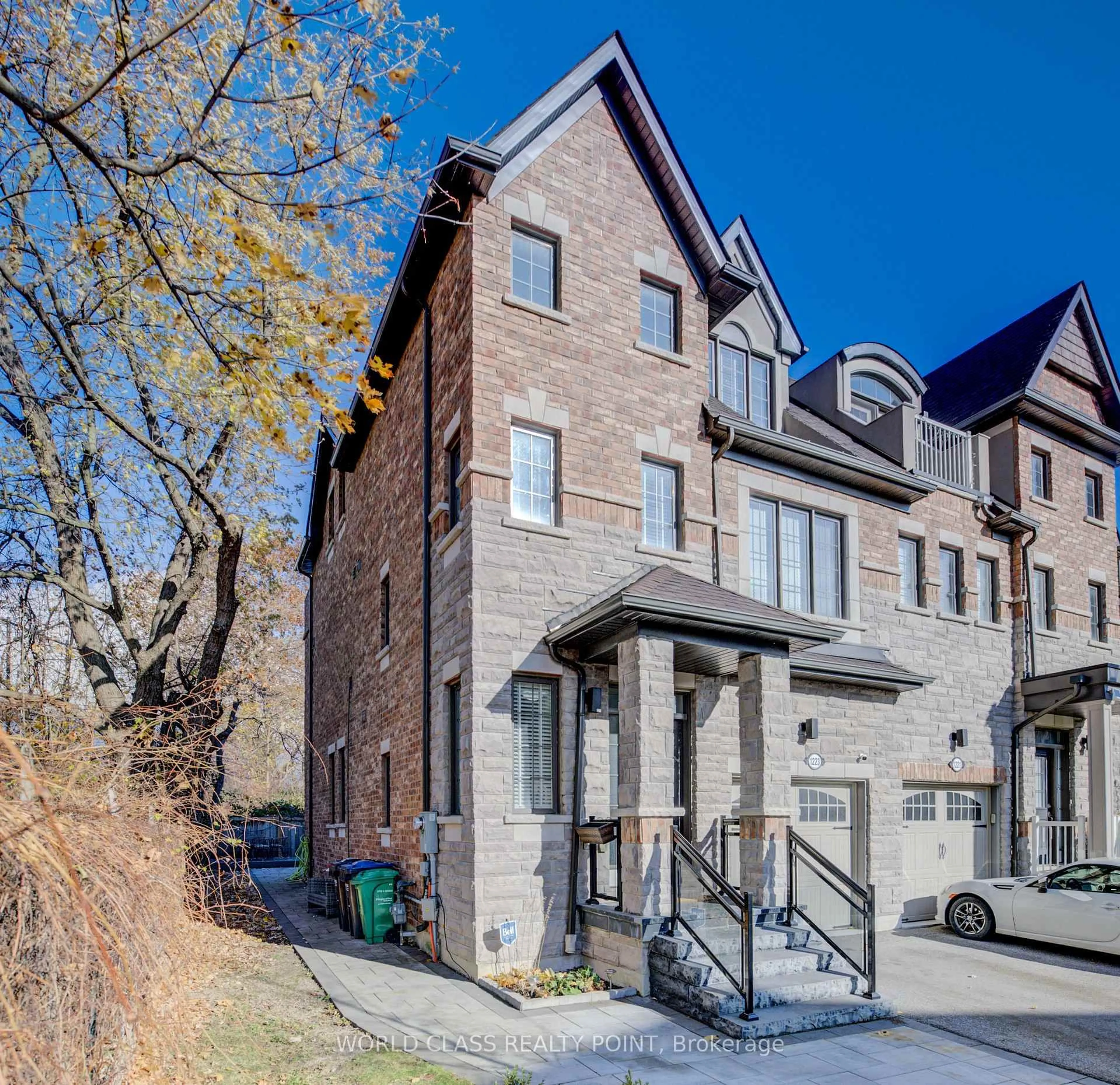 Home with brick exterior material, street for 1223 Owls Head Rd, Mississauga Ontario L5E 0A6