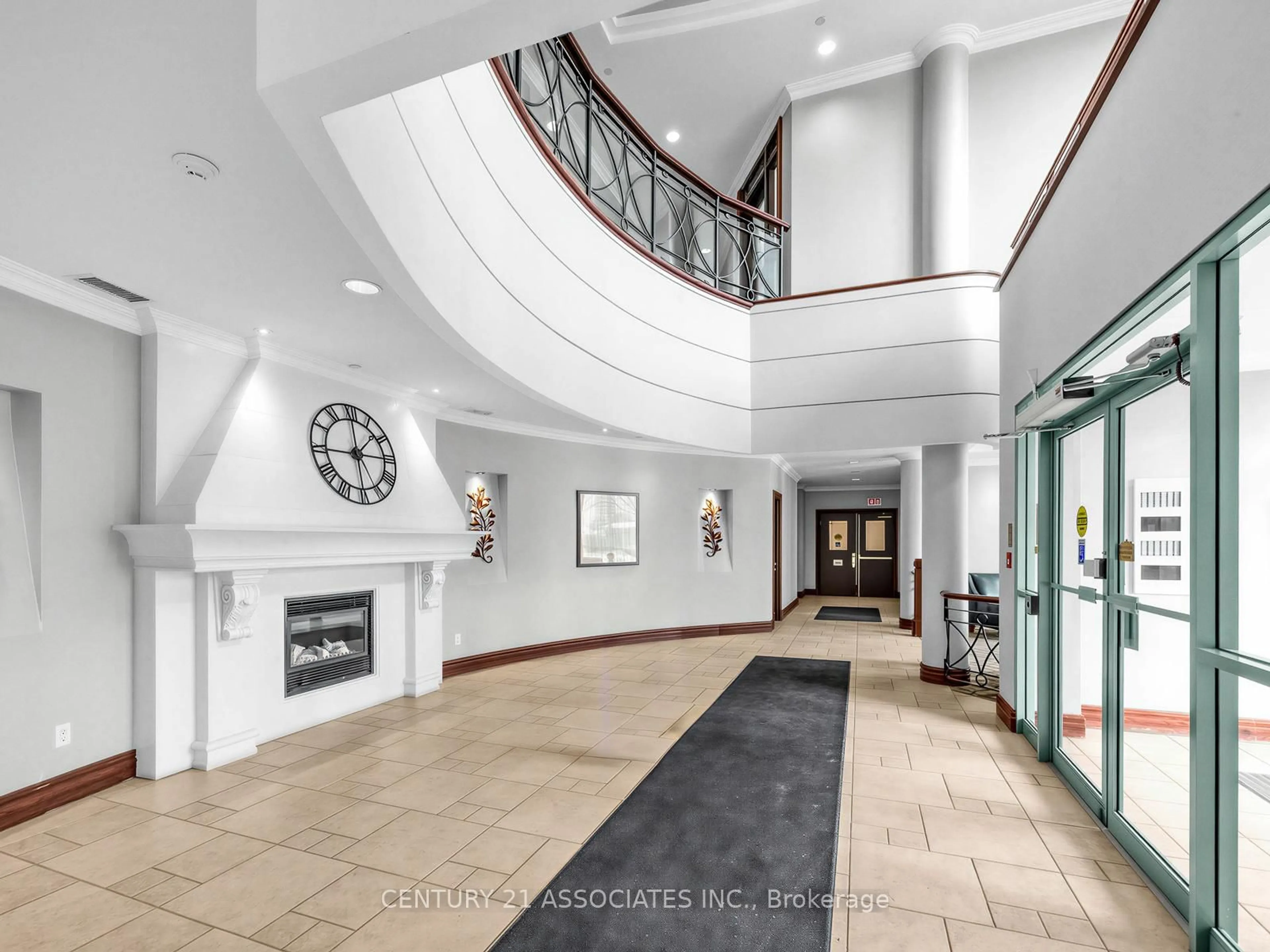 Indoor foyer for 2585 Erin Centre Blvd #408, Mississauga Ontario L5M 6Z7