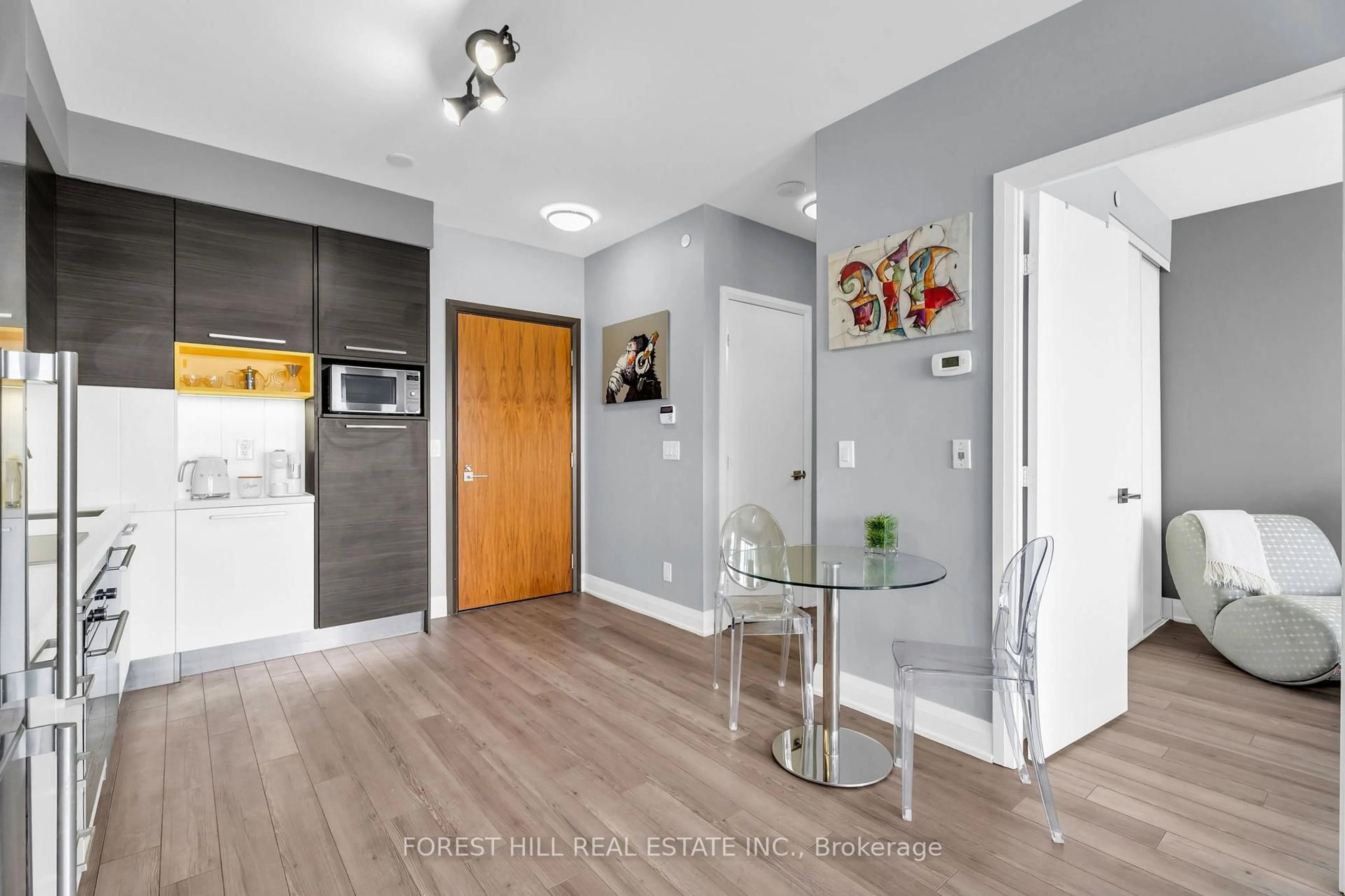 Indoor entryway for 36 Park Lawn Rd #2904, Toronto Ontario M8V 0E5