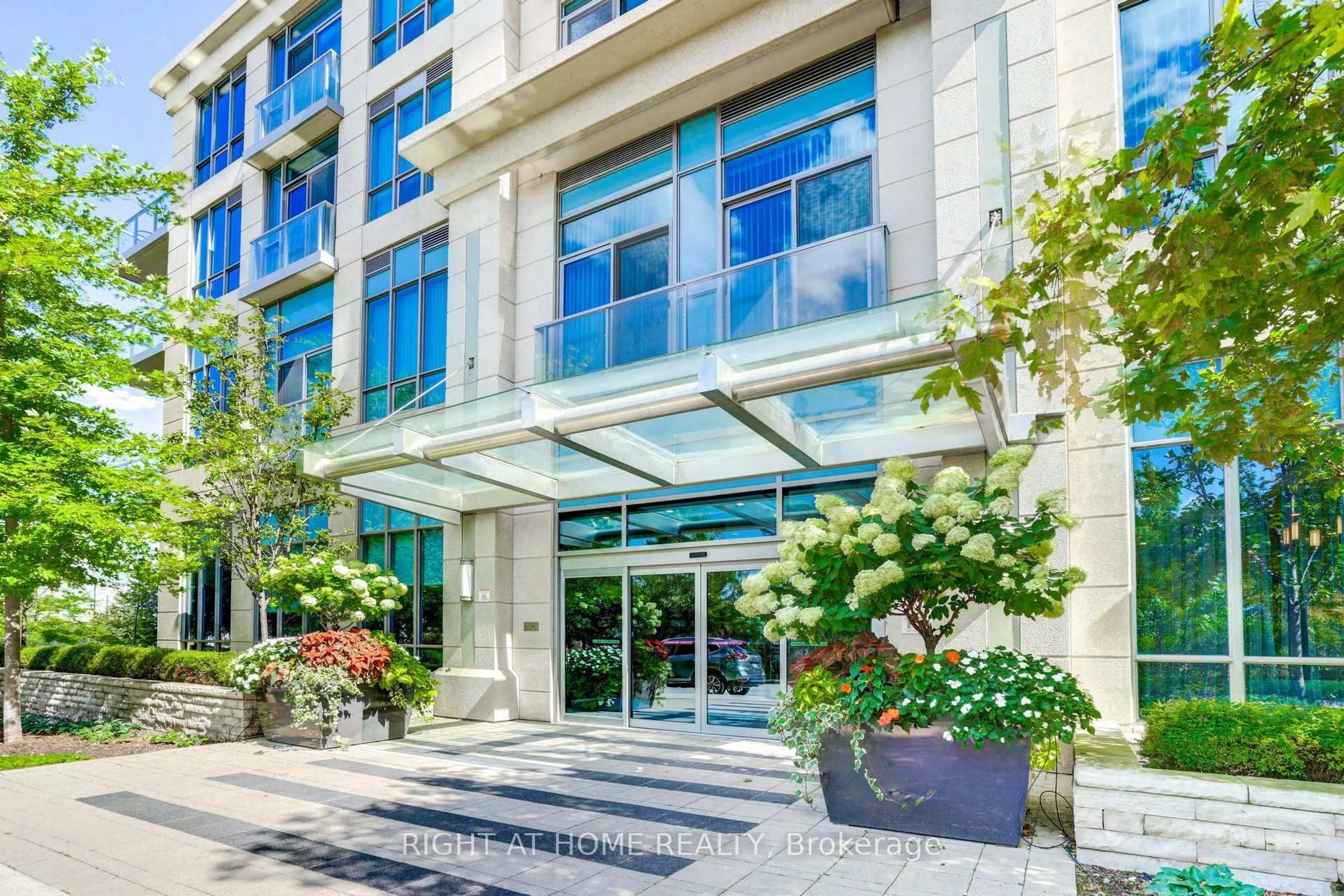 Indoor foyer for 15 Viking Lane #307, Toronto Ontario M9B 0A4