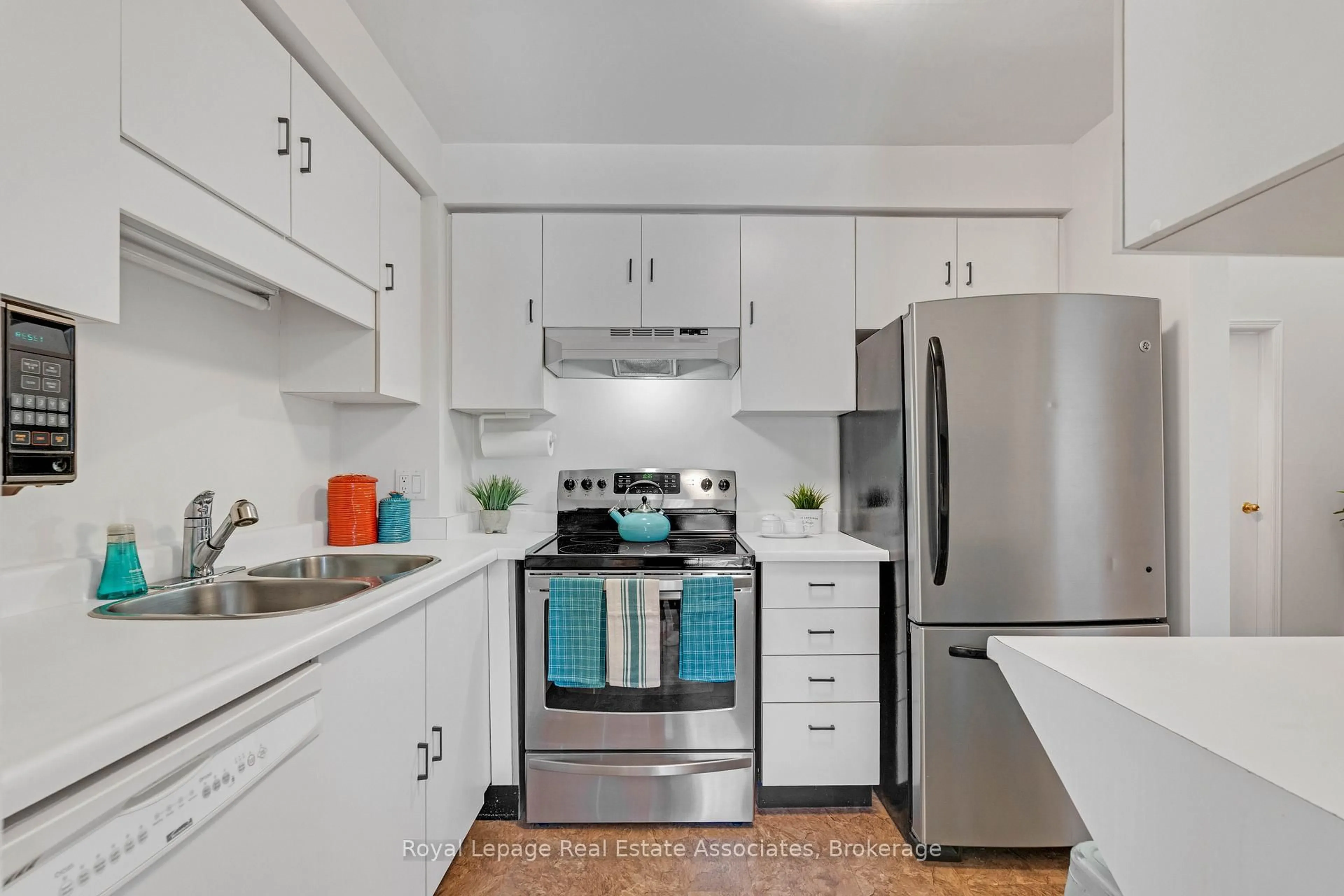 Standard kitchen, ceramic/tile floor for 3510 South Millway #54, Mississauga Ontario L5L 3T9