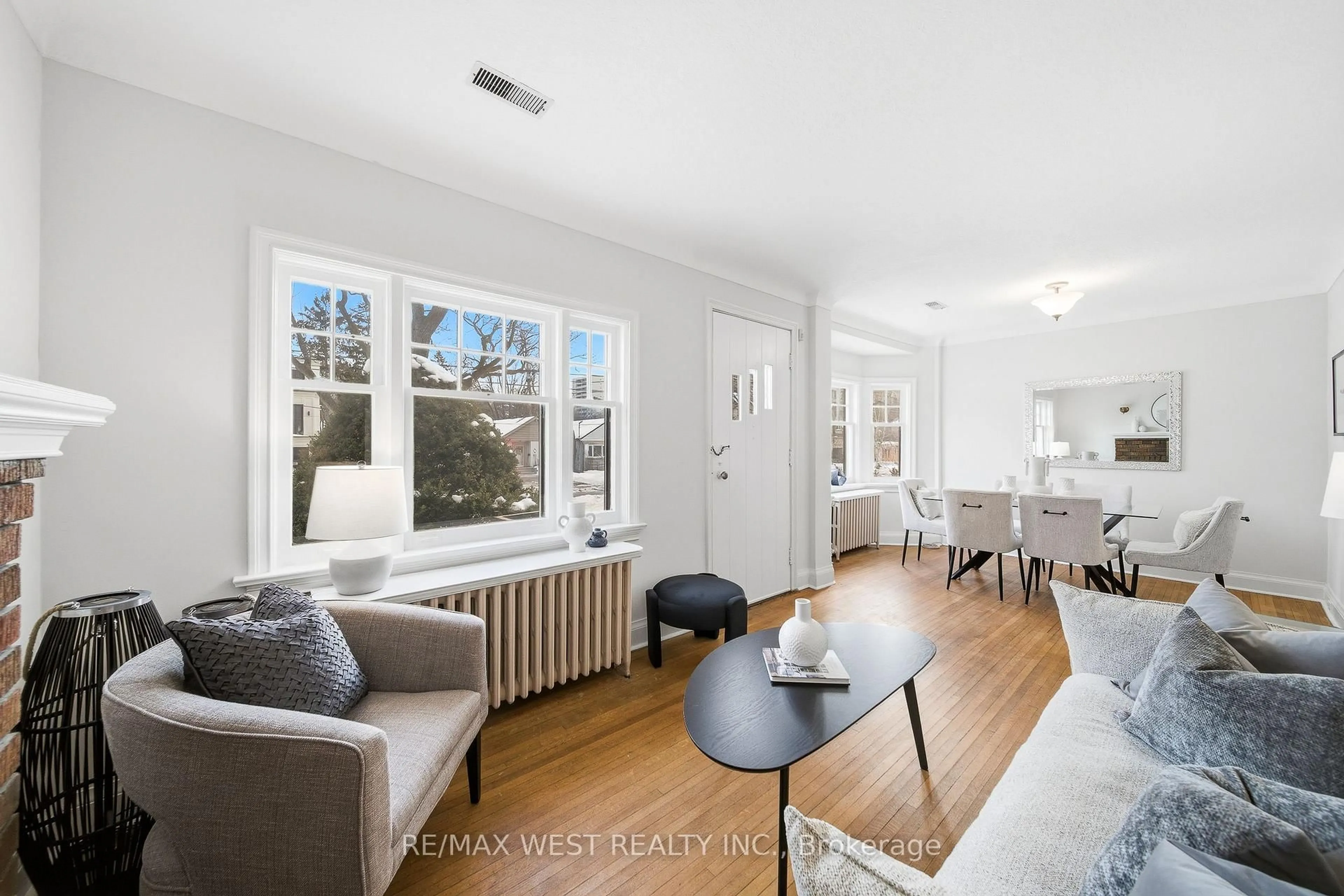 Living room with furniture, unknown for 66 South Kingsway, Toronto Ontario M6S 3T3